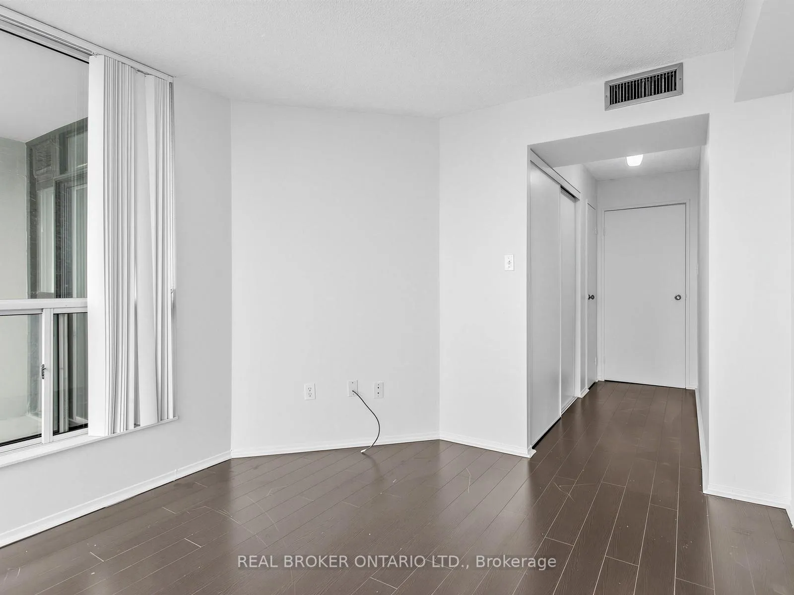 Photo 13 of Unit 2106, 3 Rowntree Road, Etobicoke, Mount Olive-Silverstone-Jamestown — HOMEH