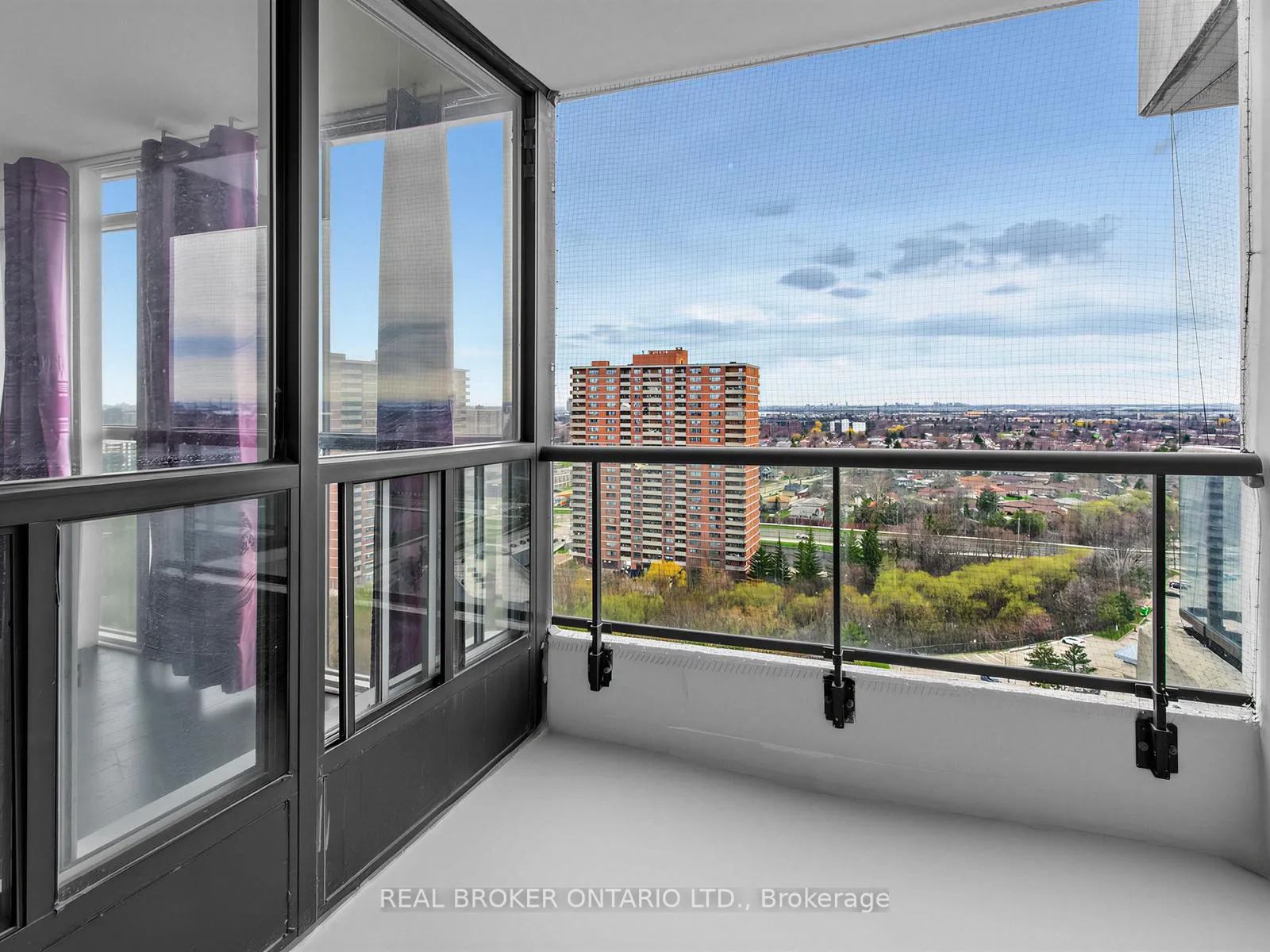 Photo 18 of Unit 2106, 3 Rowntree Road, Etobicoke, Mount Olive-Silverstone-Jamestown — HOMEH