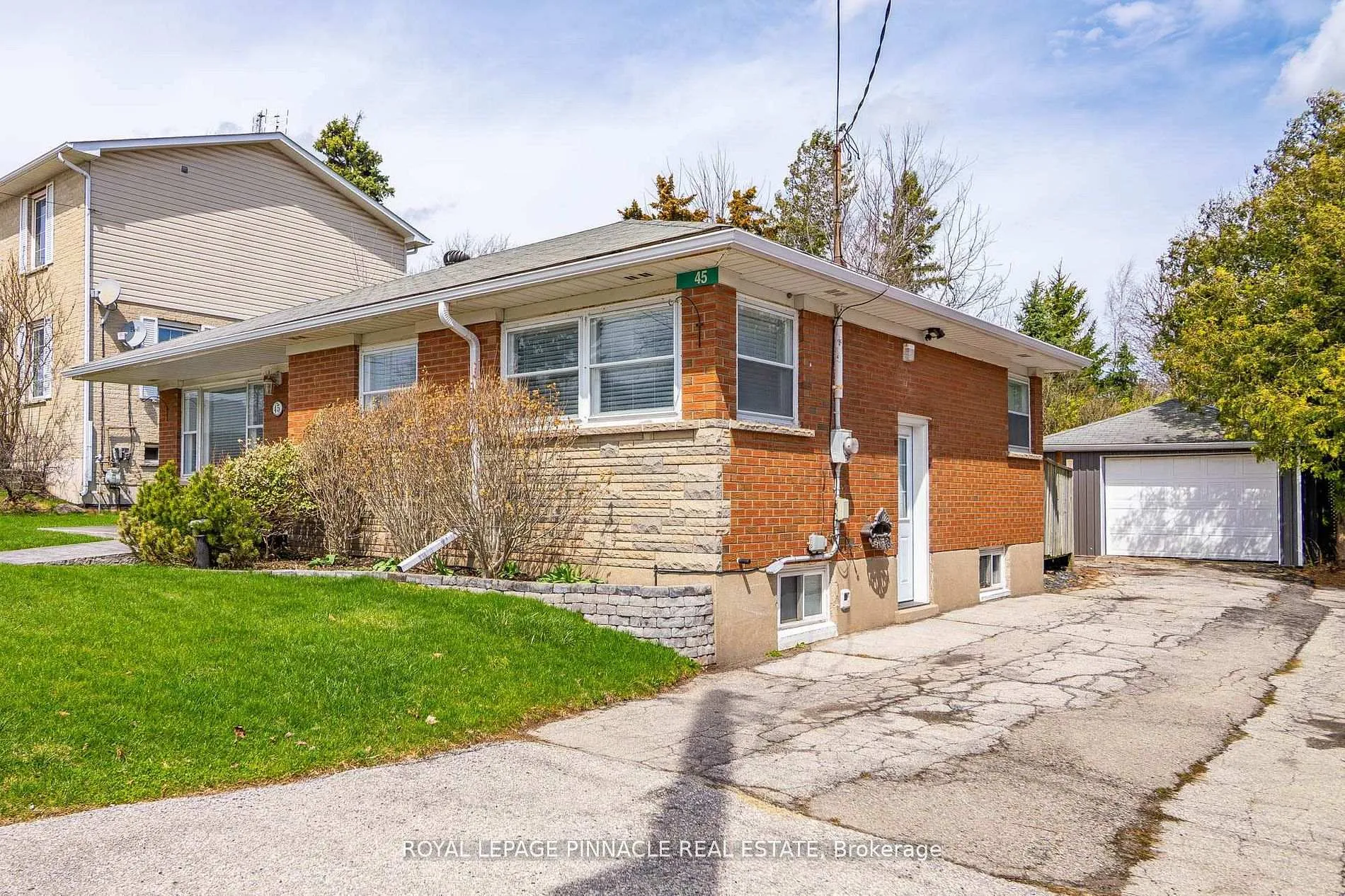 Photo 3 of 45 Main Street N, Milton, Campbellville — HOMEH