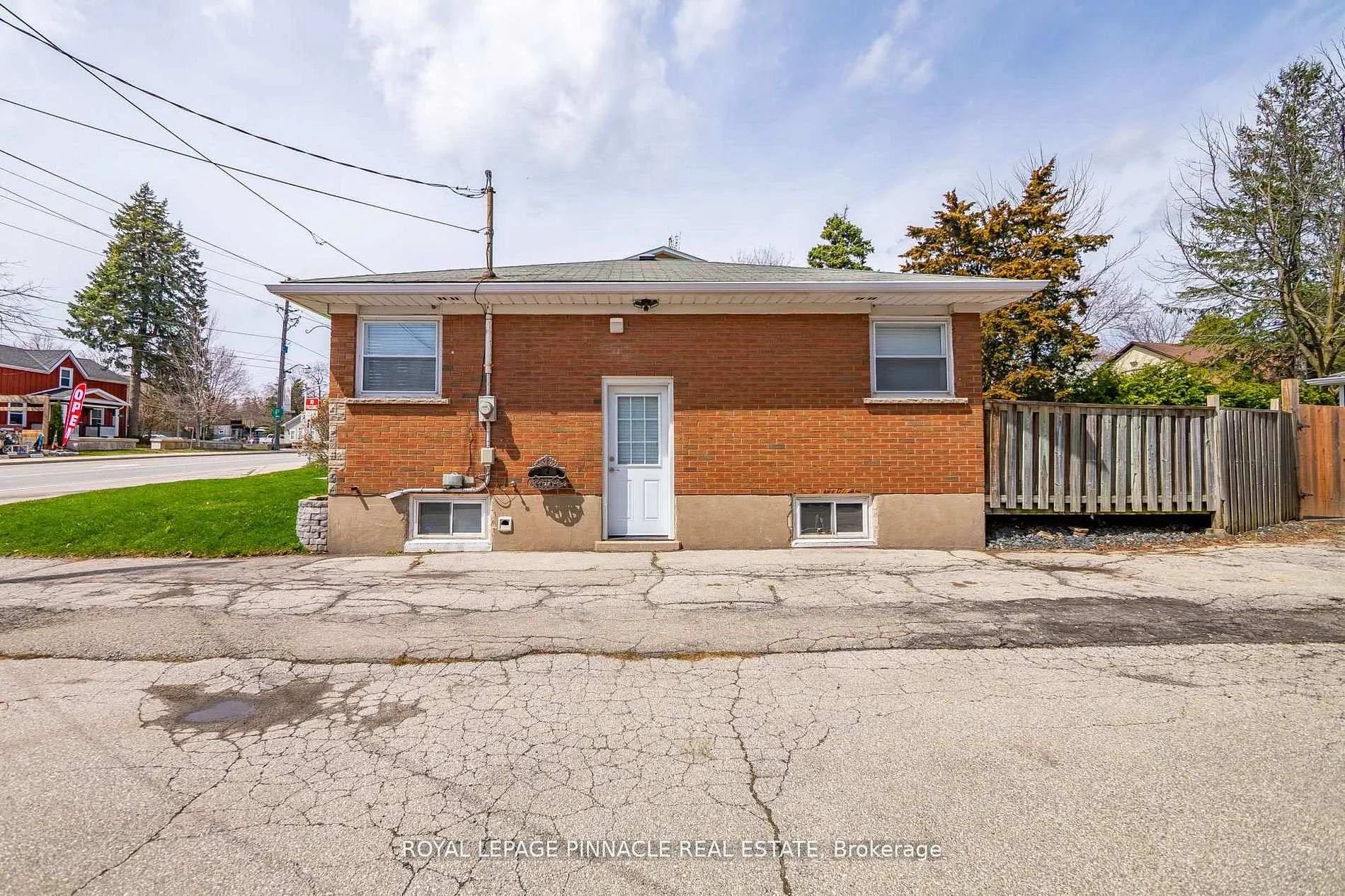 Photo 5 of 45 Main Street N, Milton, Campbellville — HOMEH