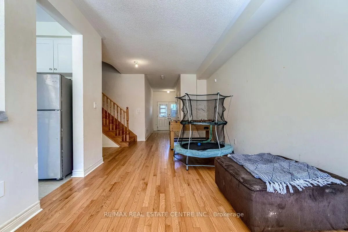 Photo 3 of 1193 Kettering Drive, Oshawa, Eastdale — HOMEH