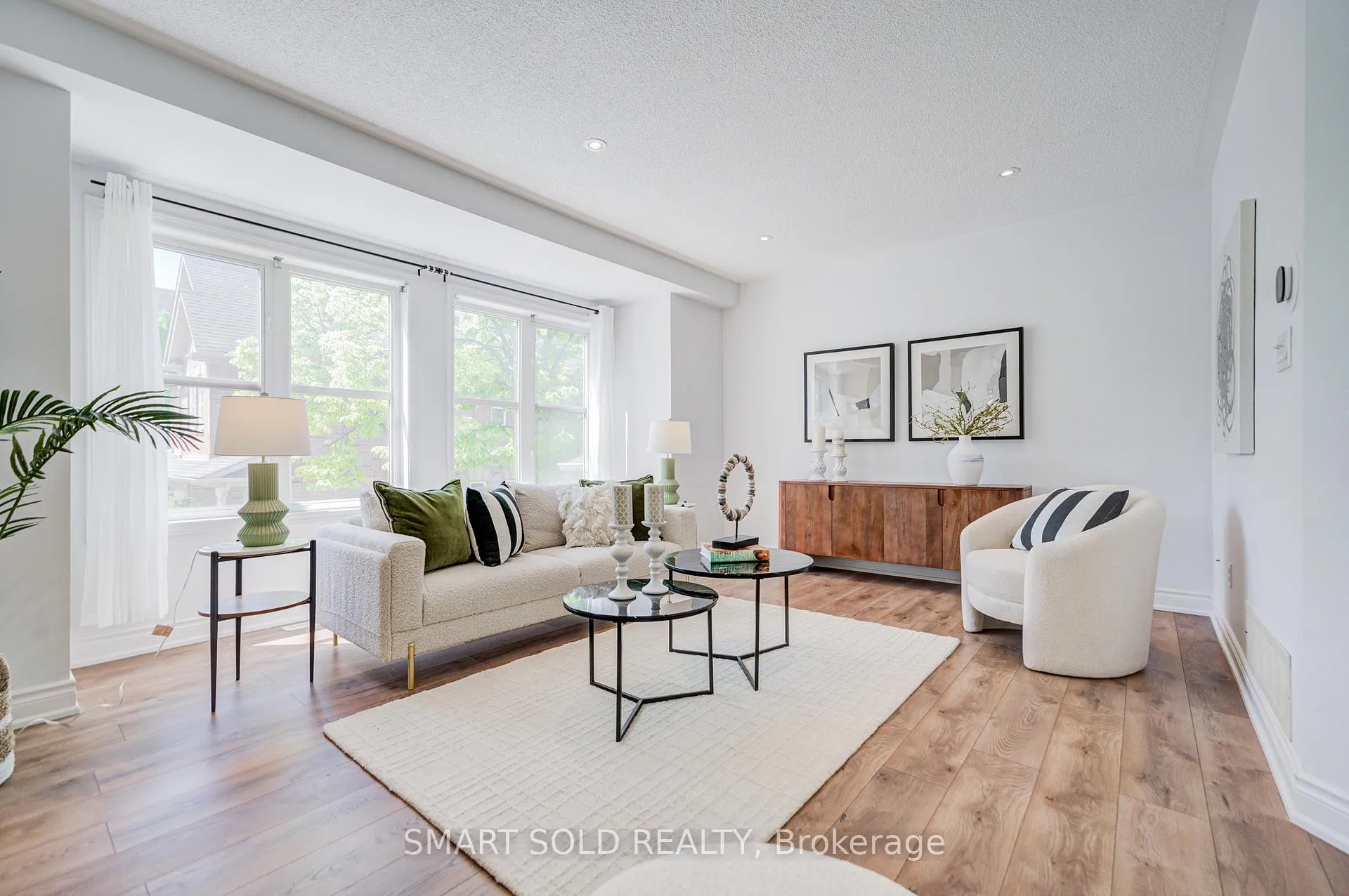 Photo 9 of 63 Michael Way, Markham, Buttonville — HOMEH