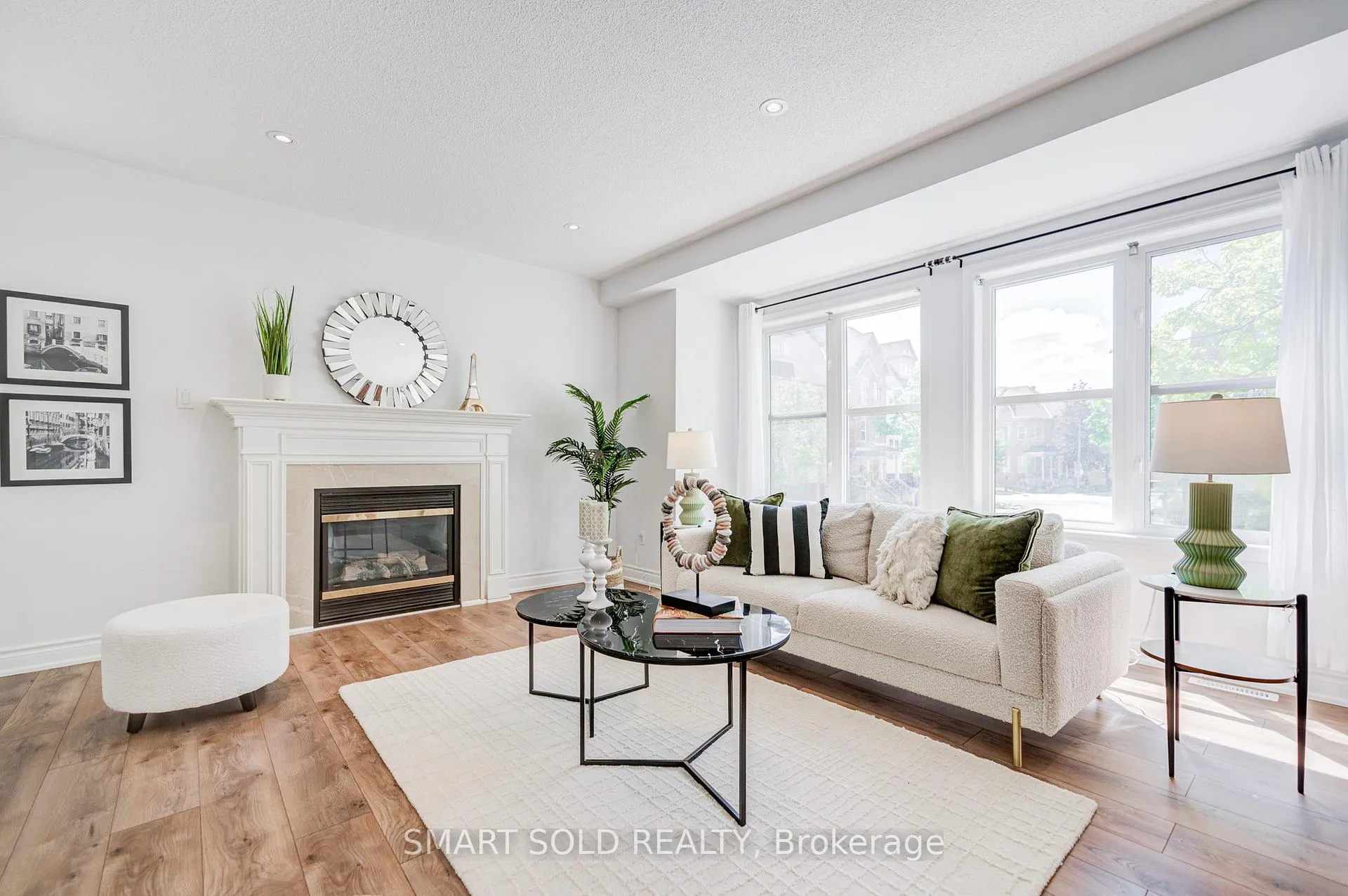 Photo 12 of 63 Michael Way, Markham, Buttonville — HOMEH