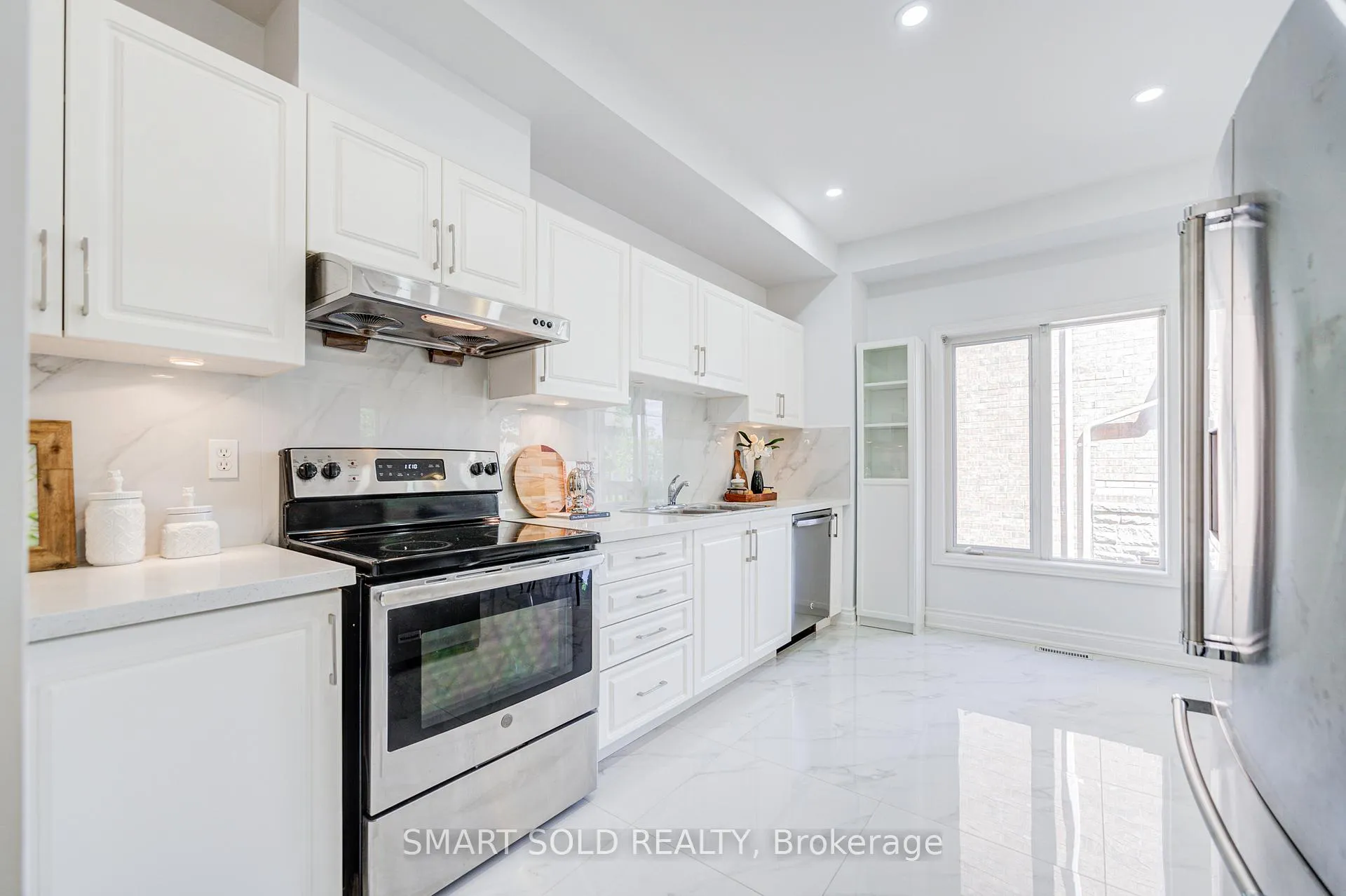 Photo 15 of 63 Michael Way, Markham, Buttonville — HOMEH