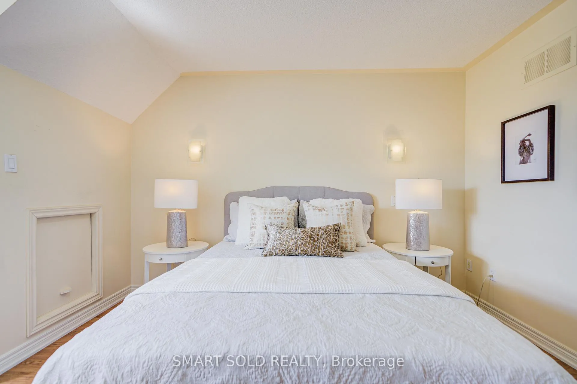 Photo 34 of 63 Michael Way, Markham, Buttonville — HOMEH