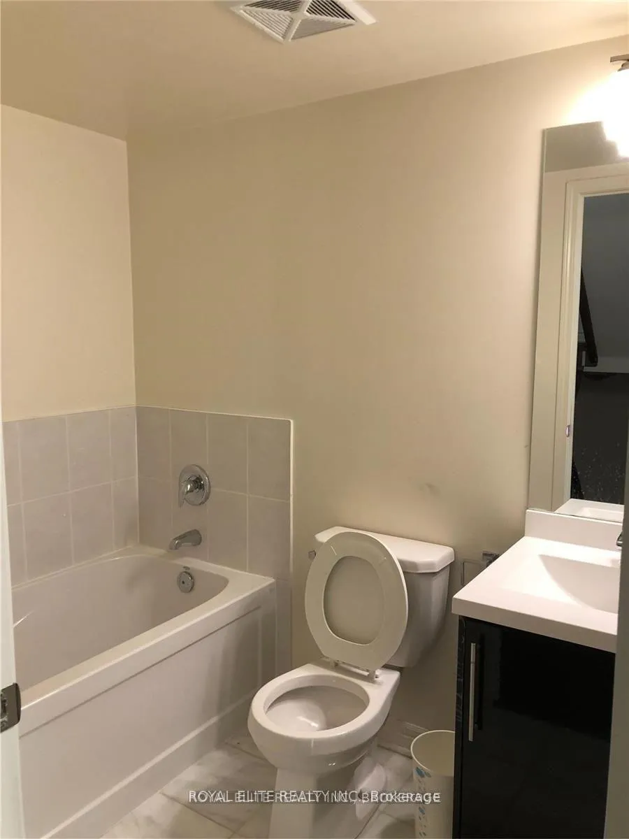 Photo 15 of Unit 42, 7 Brighton Place, Vaughan, Crestwood-Springfarm-Yorkhill — HOMEH