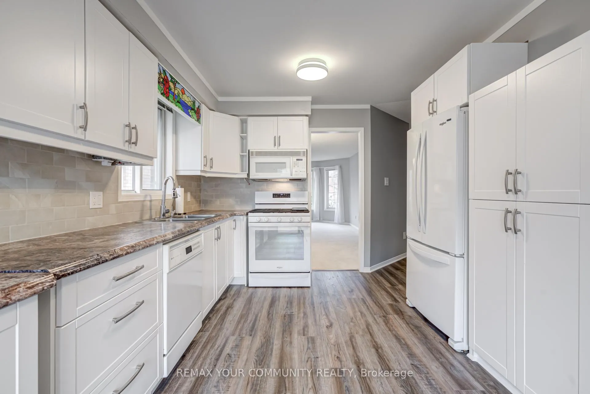 Photo 5 of 47 Mcveigh Drive, Barrie, Northwest — HOMEH