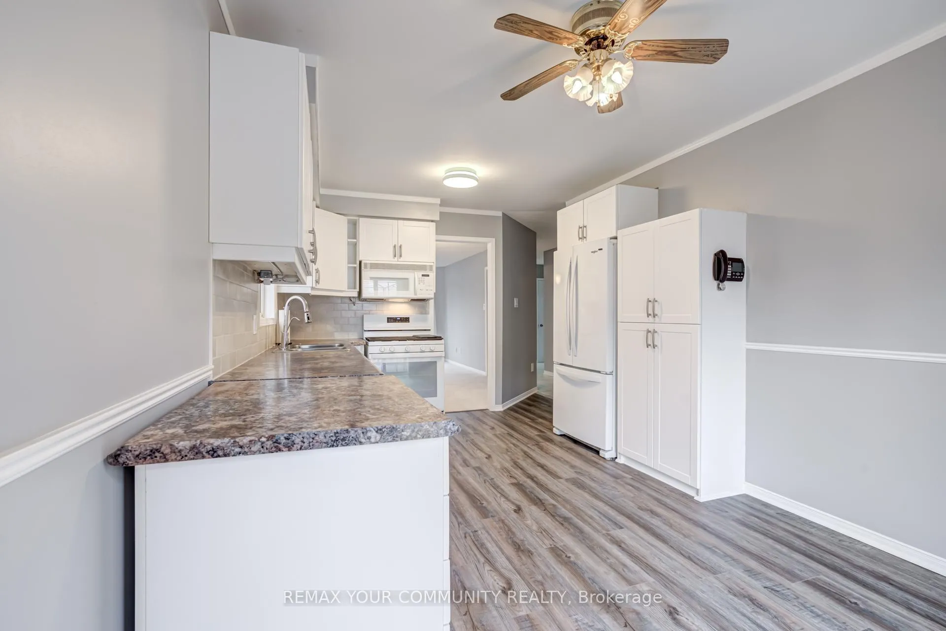 Photo 7 of 47 Mcveigh Drive, Barrie, Northwest — HOMEH