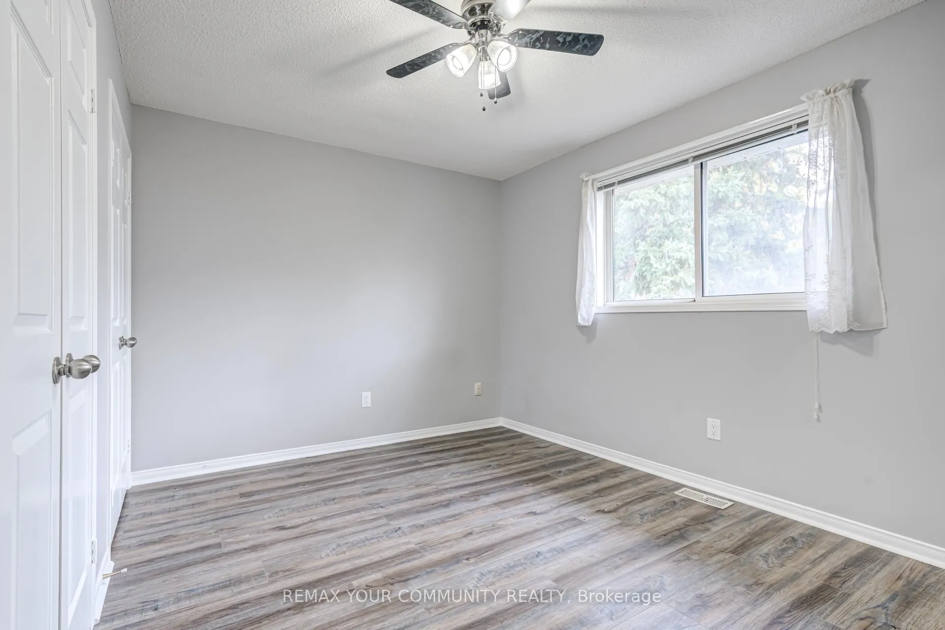 Photo 15 of 47 Mcveigh Drive, Barrie, Northwest — HOMEH