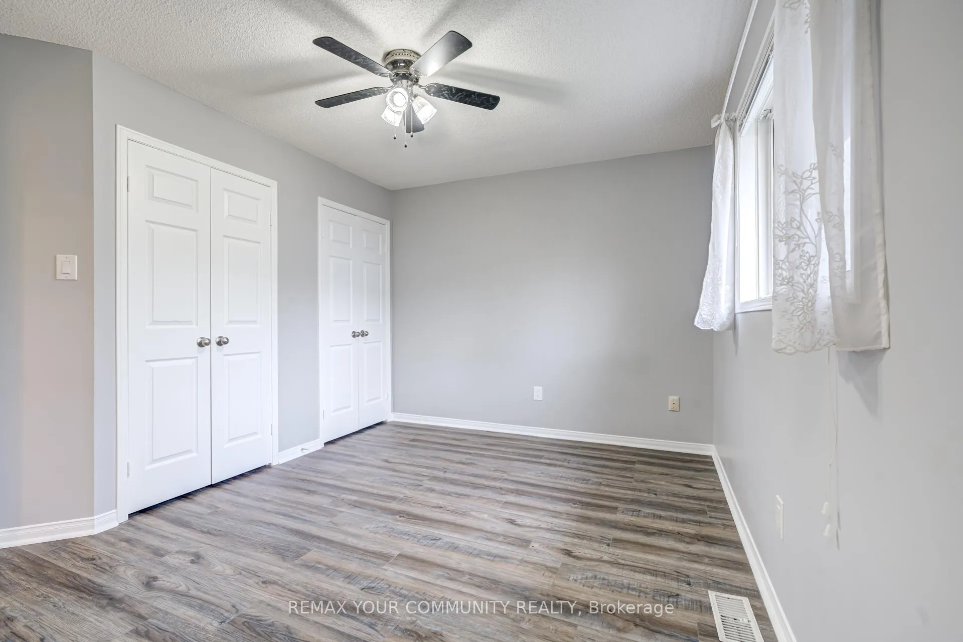 Photo 16 of 47 Mcveigh Drive, Barrie, Northwest — HOMEH
