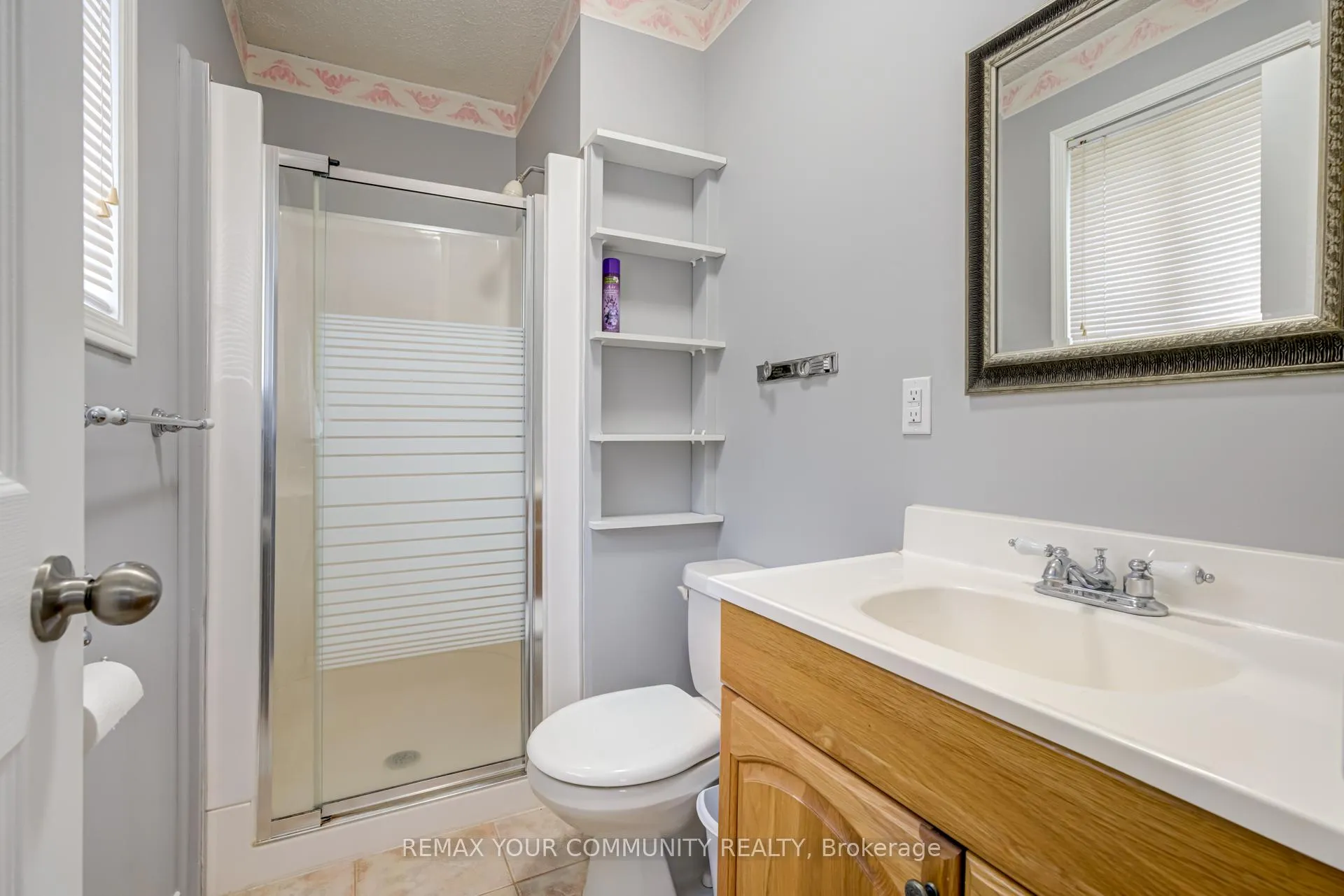 Photo 18 of 47 Mcveigh Drive, Barrie, Northwest — HOMEH