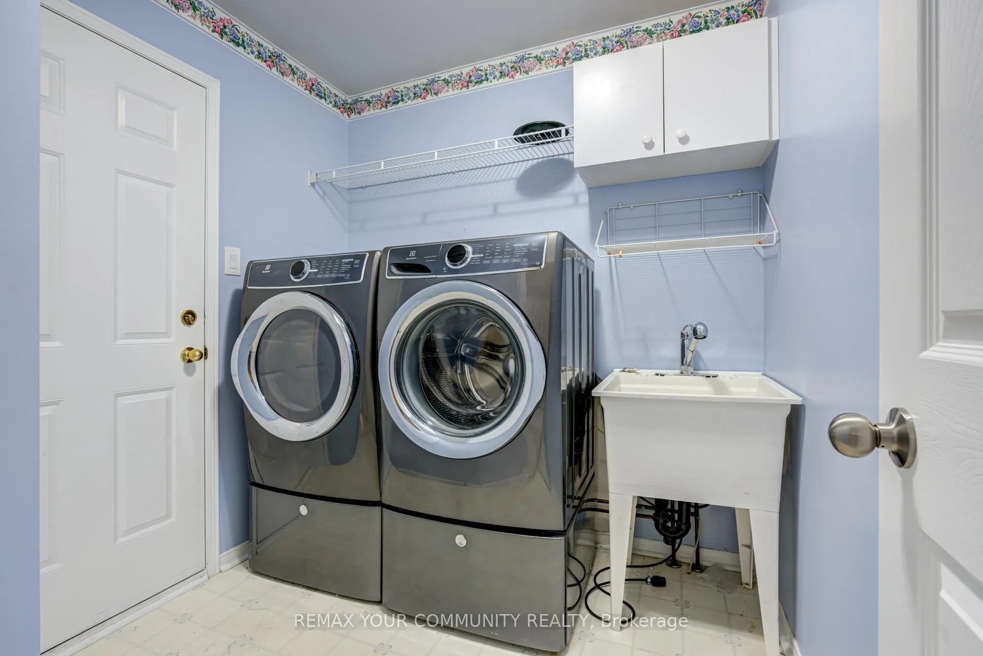 Photo 19 of 47 Mcveigh Drive, Barrie, Northwest — HOMEH