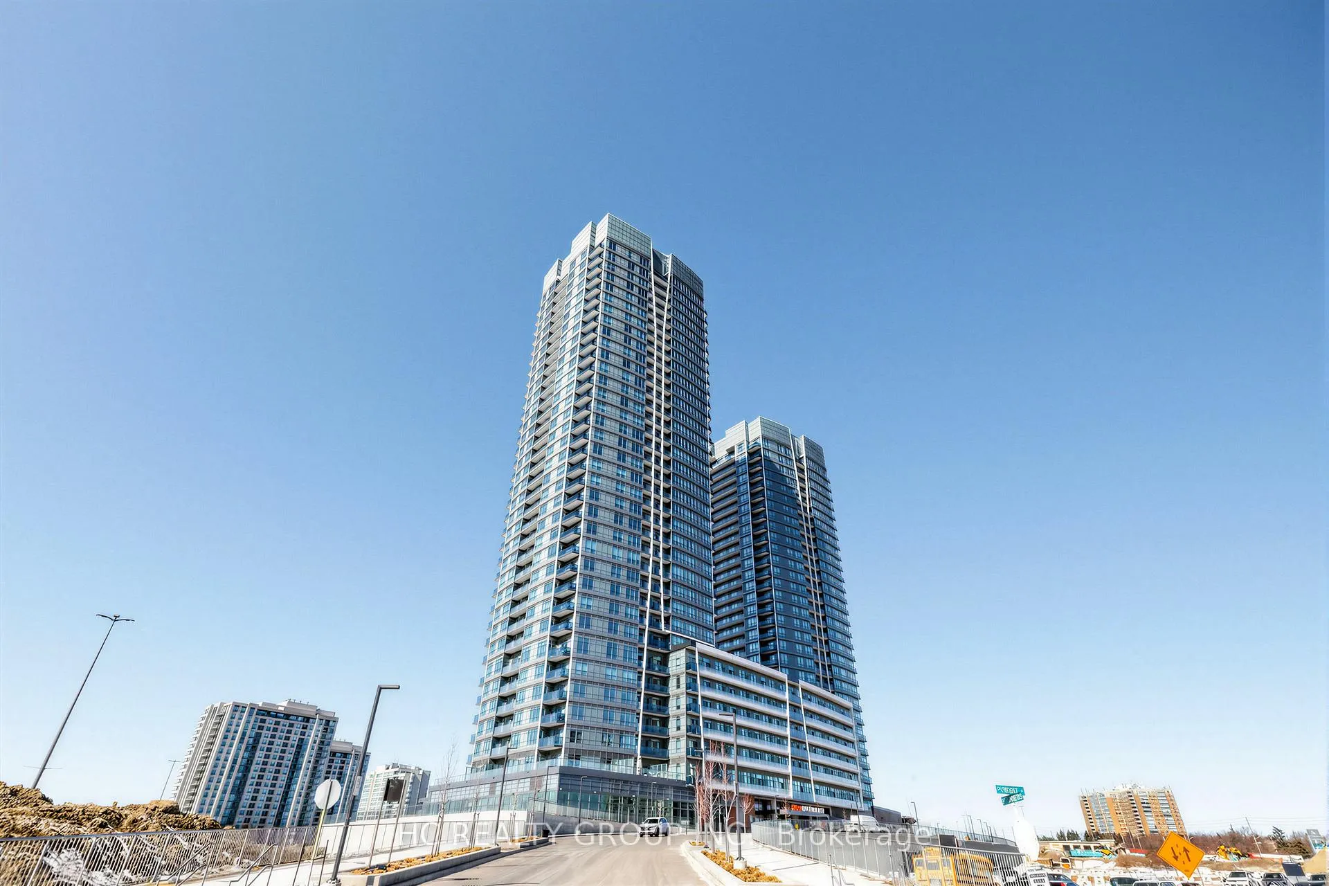 Photo 1 of Unit 1802, 50 Upper Mall Way, Vaughan, Brownridge — HOMEH