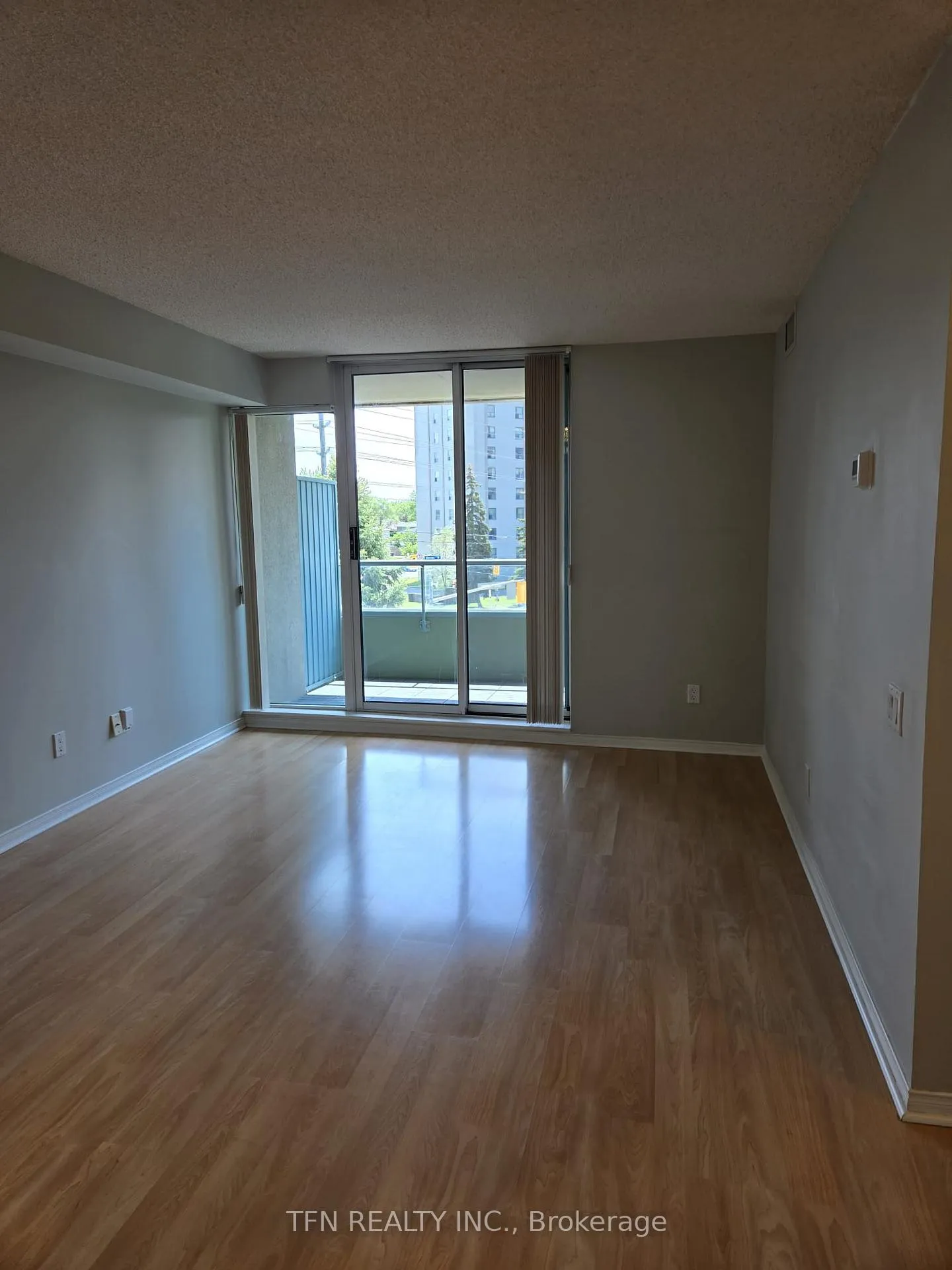 Photo 3 of Unit 309, 1 Emerald Lane, Vaughan, Crestwood-Springfarm-Yorkhill — HOMEH