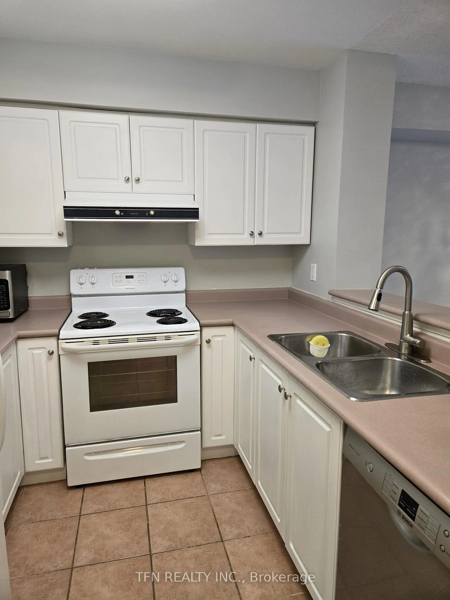 Photo 50 of Unit 309, 1 Emerald Lane, Vaughan, Crestwood-Springfarm-Yorkhill — HOMEH