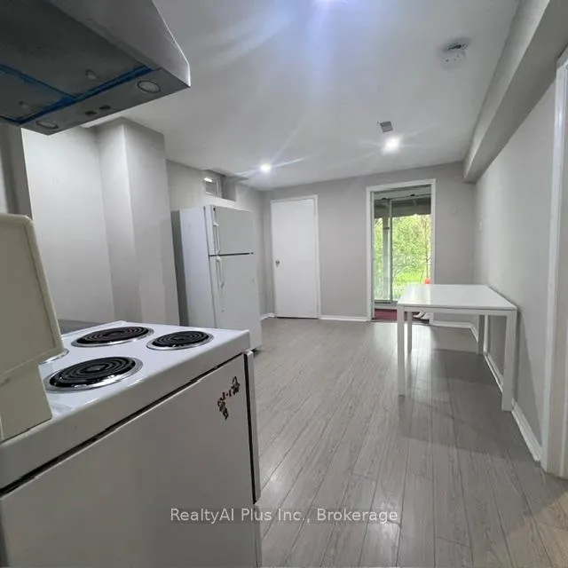 Photo 8 of Unit walk-out basement, 210 Doubtfire Crescent, Markham, Middlefield — HOMEH