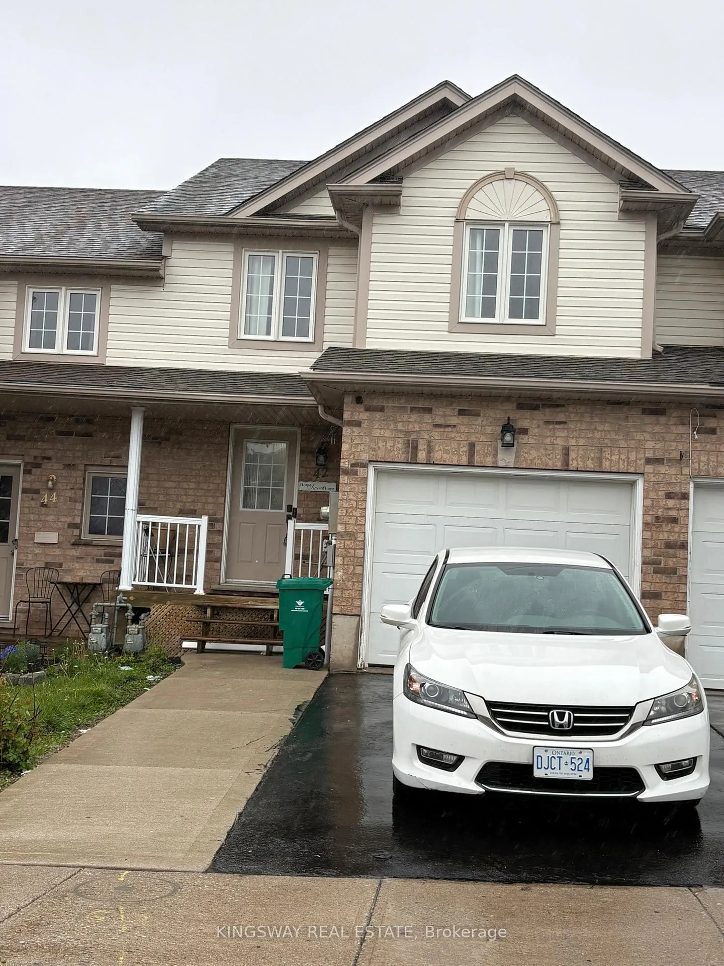 Photo 1 of 42 Foxglove Crescent N, Kitchener — HOMEH