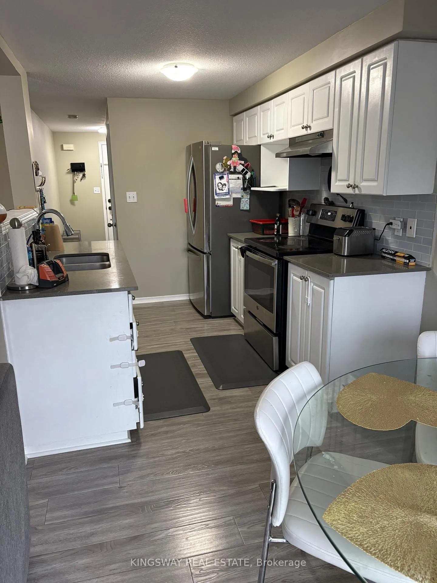 Photo 8 of 42 Foxglove Crescent N, Kitchener — HOMEH