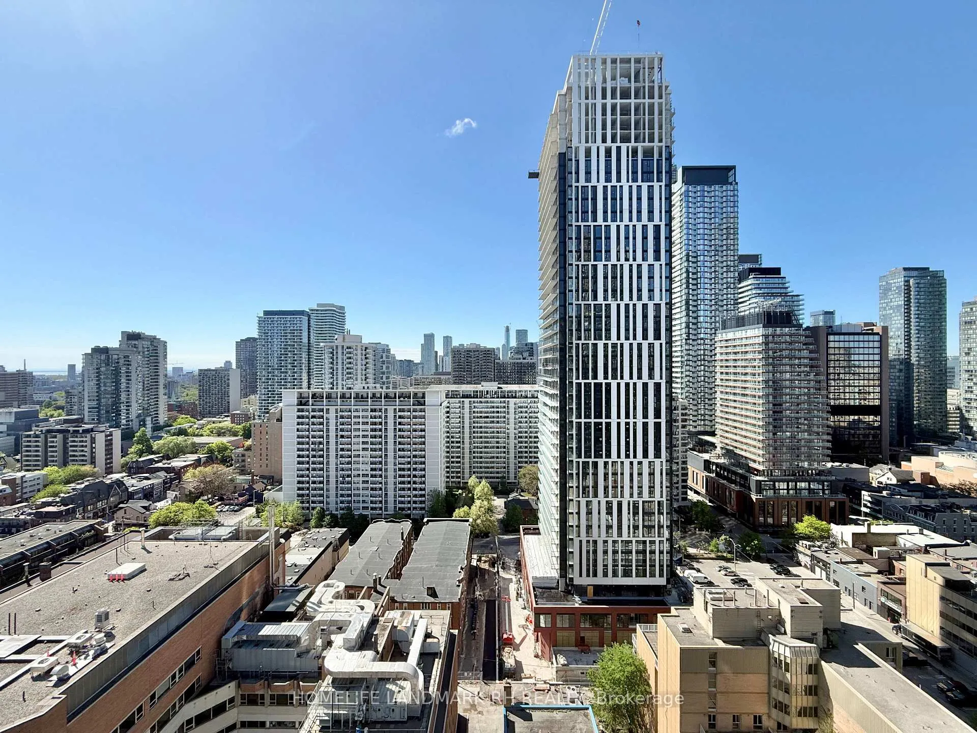 Photo 4 of Unit 2204, 28 Wellesley Street E, Toronto, Church-Yonge Corridor — HOMEH