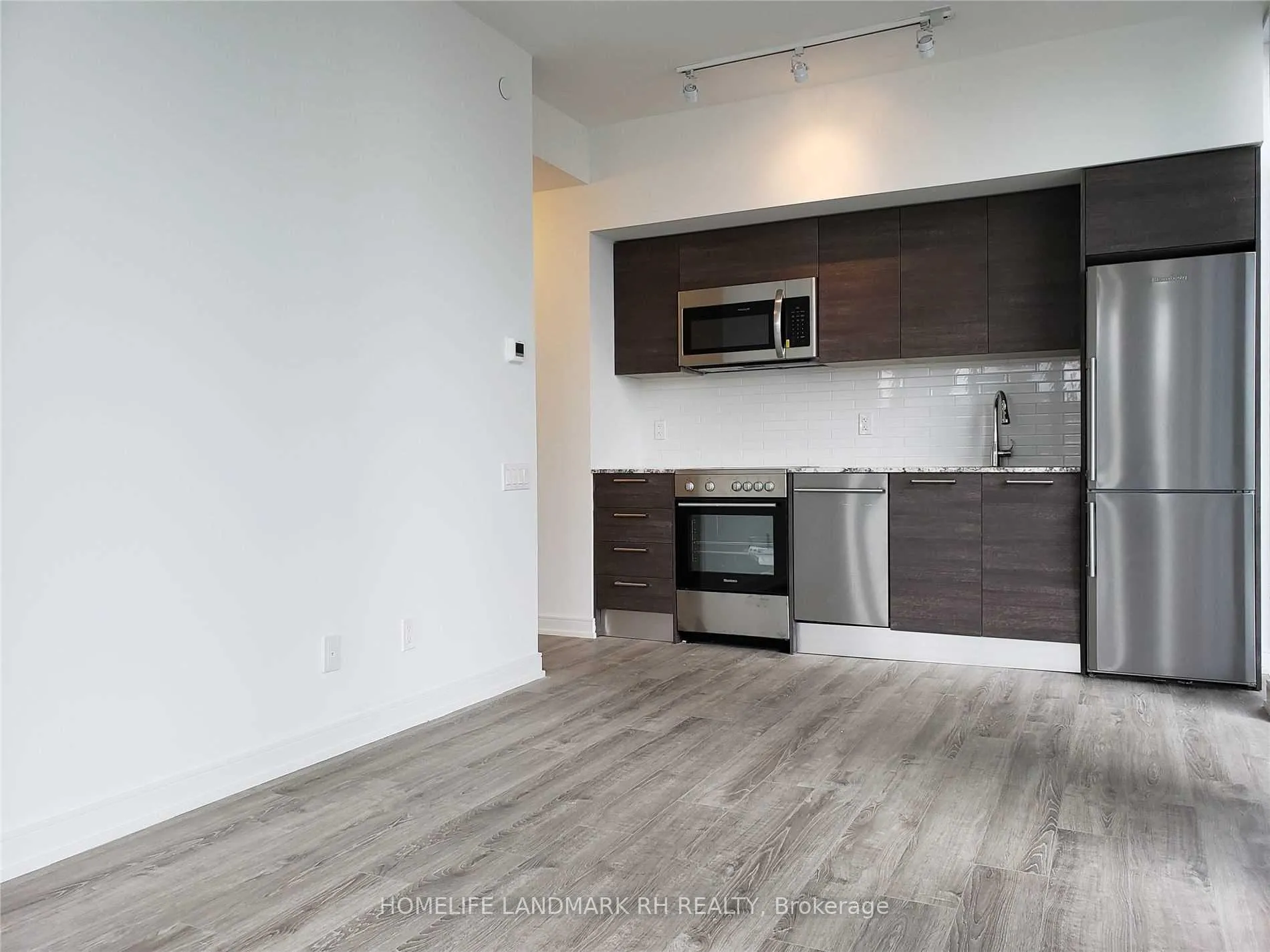 Photo 5 of Unit 2204, 28 Wellesley Street E, Toronto, Church-Yonge Corridor — HOMEH