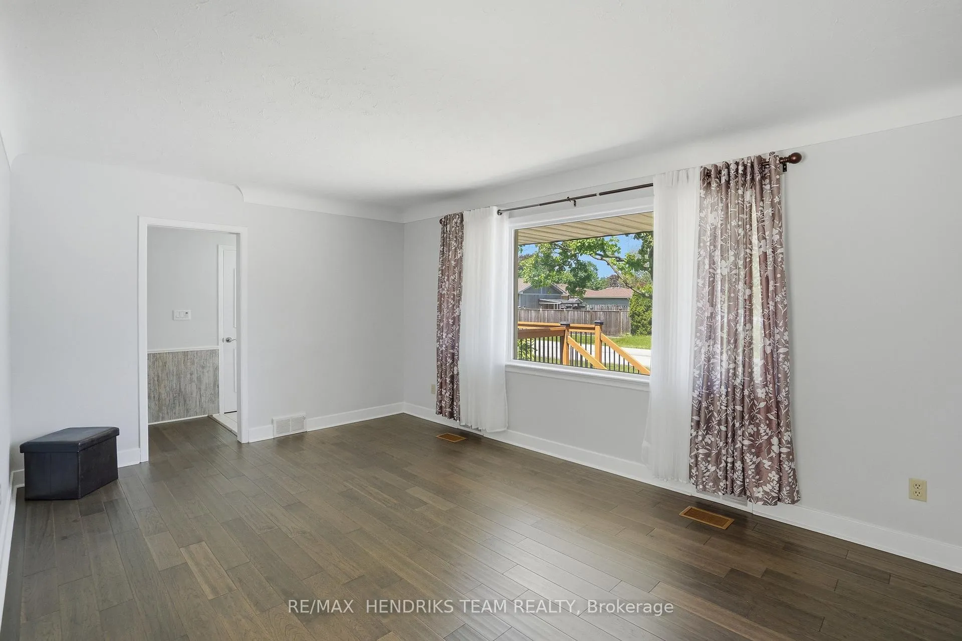 Photo 7 of 17 Sullivan Drive, St. Catharines, Lakeport — HOMEH