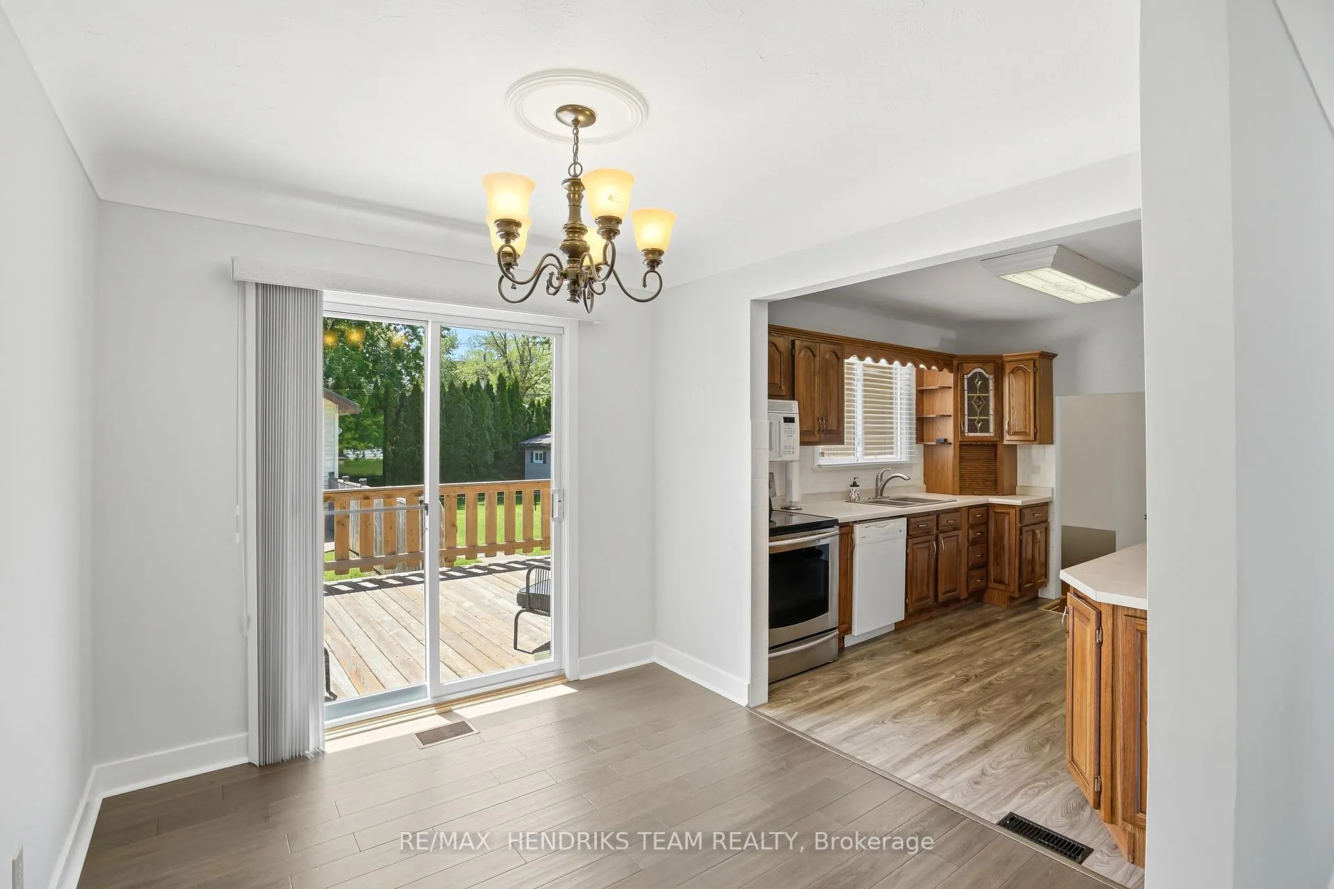 Photo 9 of 17 Sullivan Drive, St. Catharines, Lakeport — HOMEH