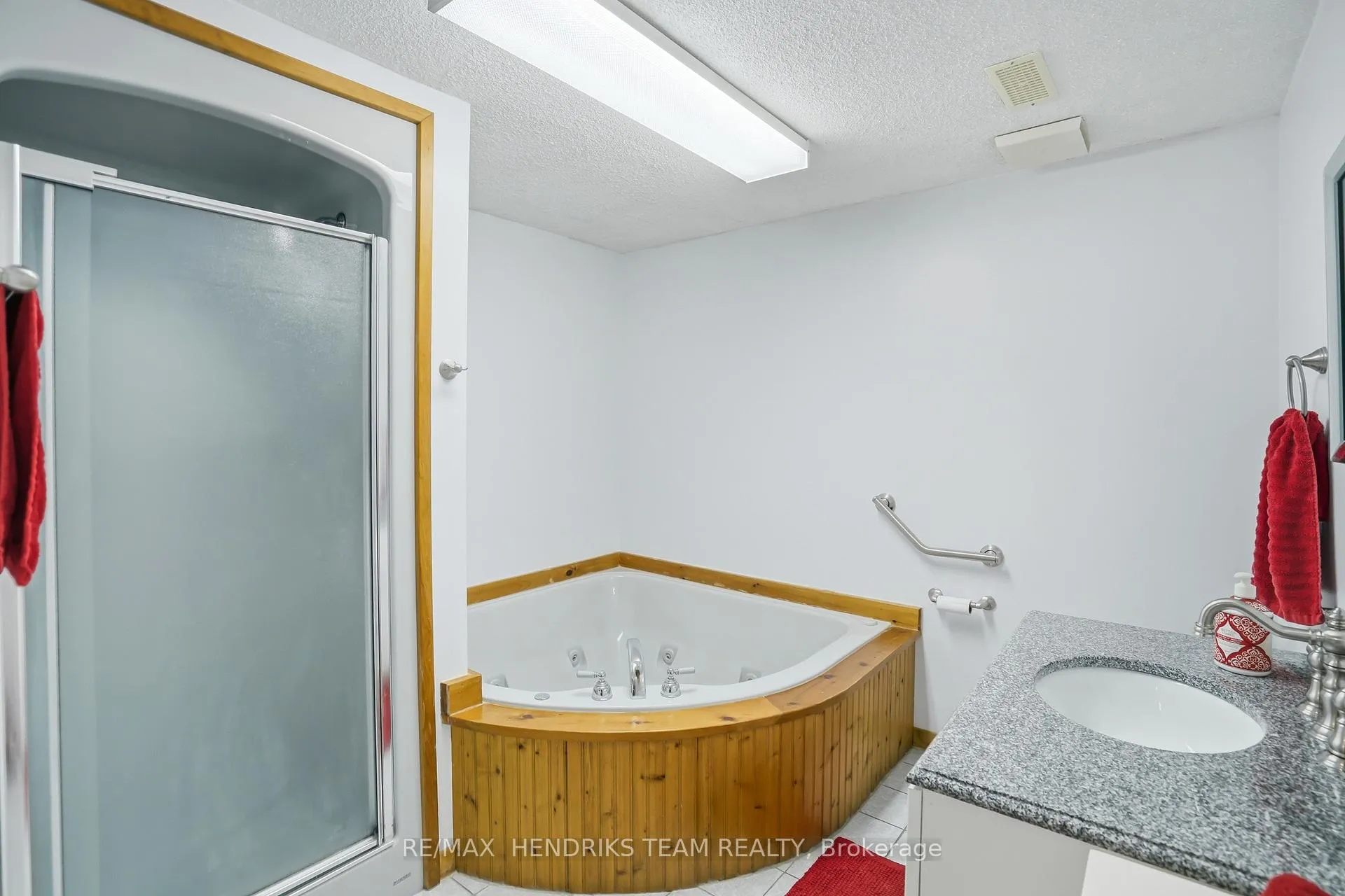 Photo 25 of 17 Sullivan Drive, St. Catharines, Lakeport — HOMEH