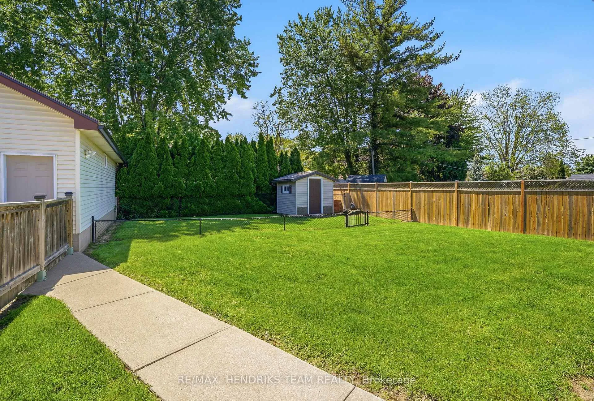 Photo 34 of 17 Sullivan Drive, St. Catharines, Lakeport — HOMEH