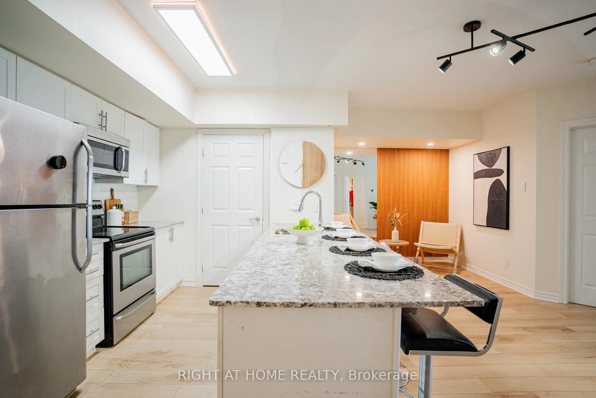 Photo 4 of Unit 1805, 234 Rideau Street, Ottawa, Sandy Hill — HOMEH