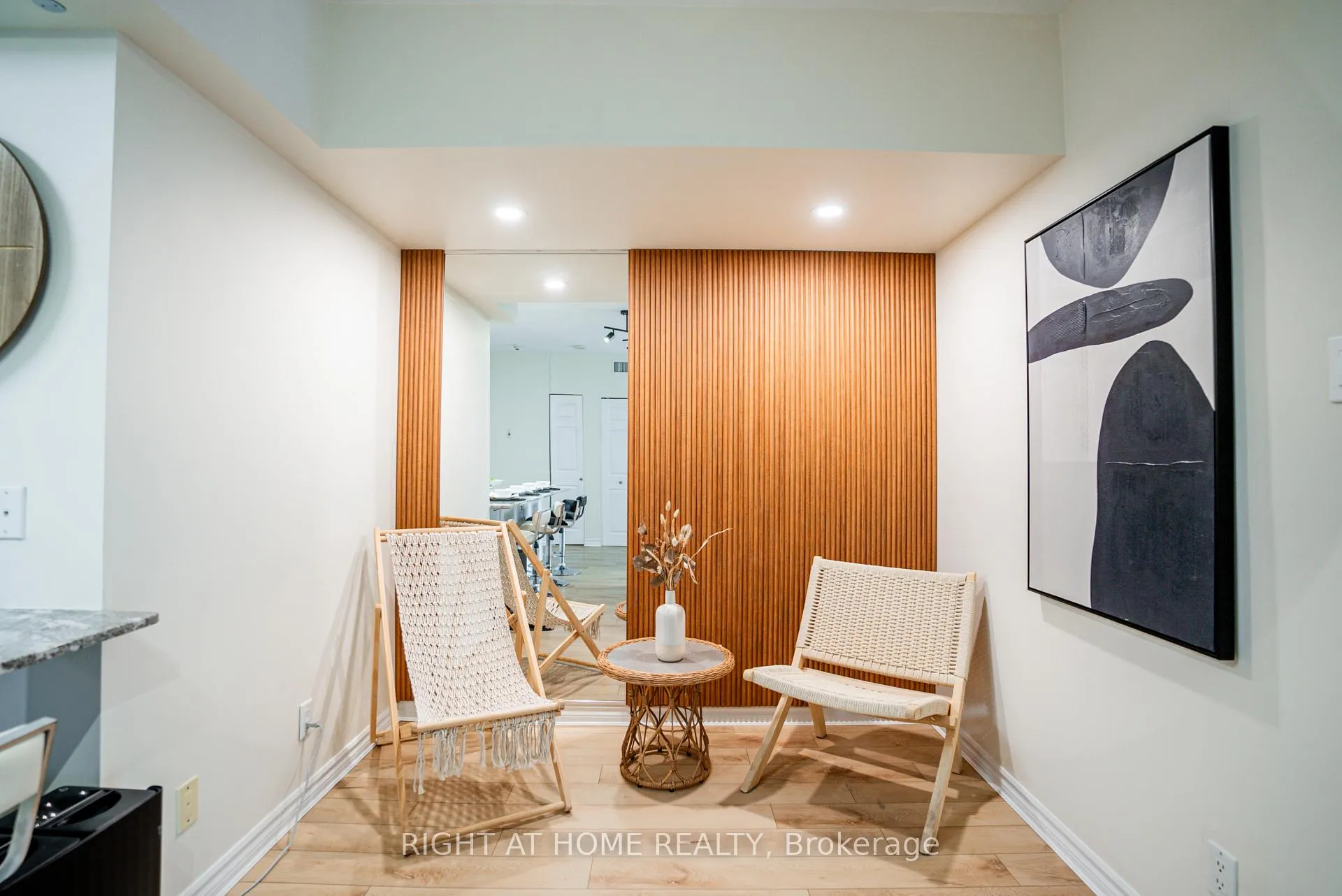 Photo 6 of Unit 1805, 234 Rideau Street, Ottawa, Sandy Hill — HOMEH