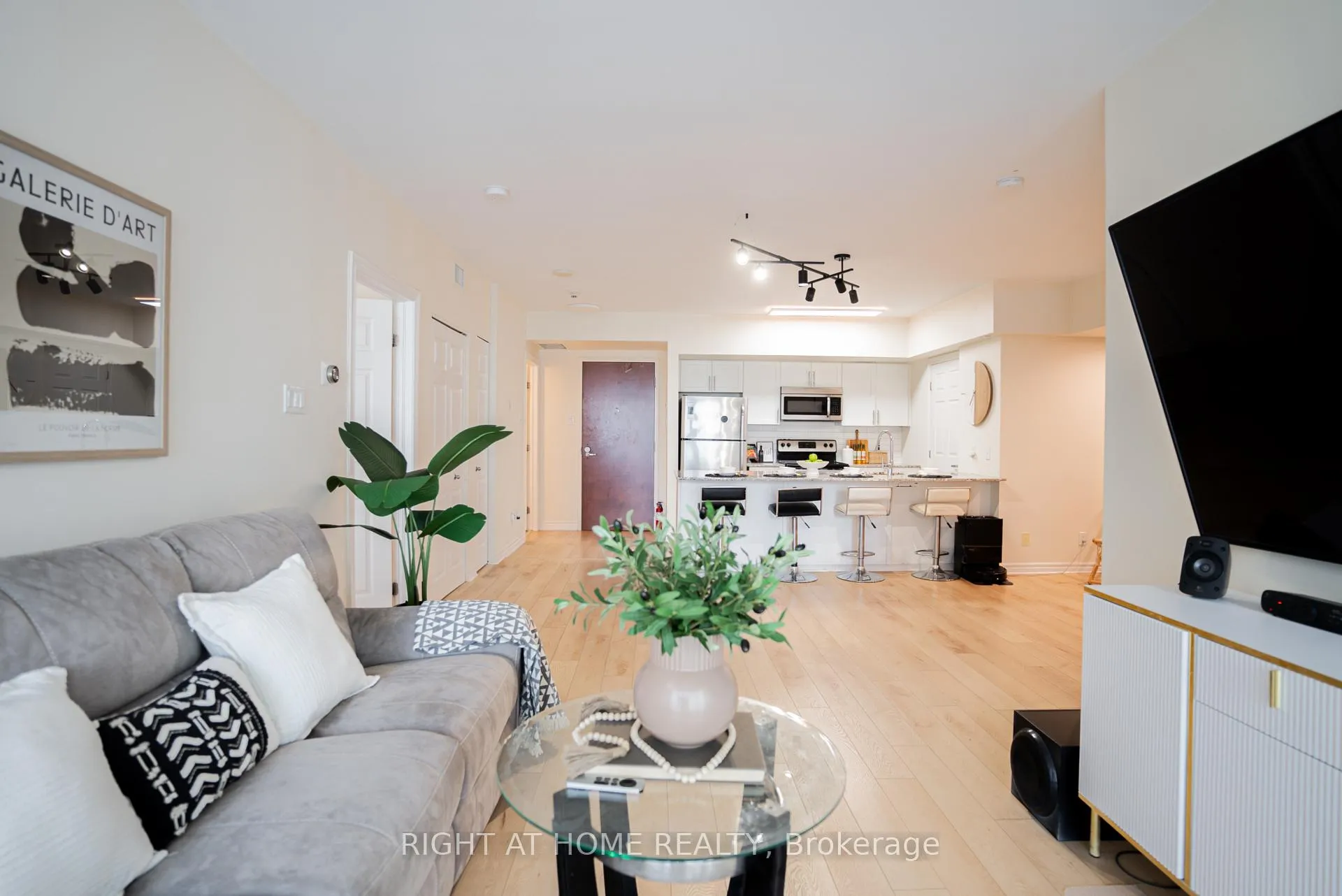 Photo 9 of Unit 1805, 234 Rideau Street, Ottawa, Sandy Hill — HOMEH