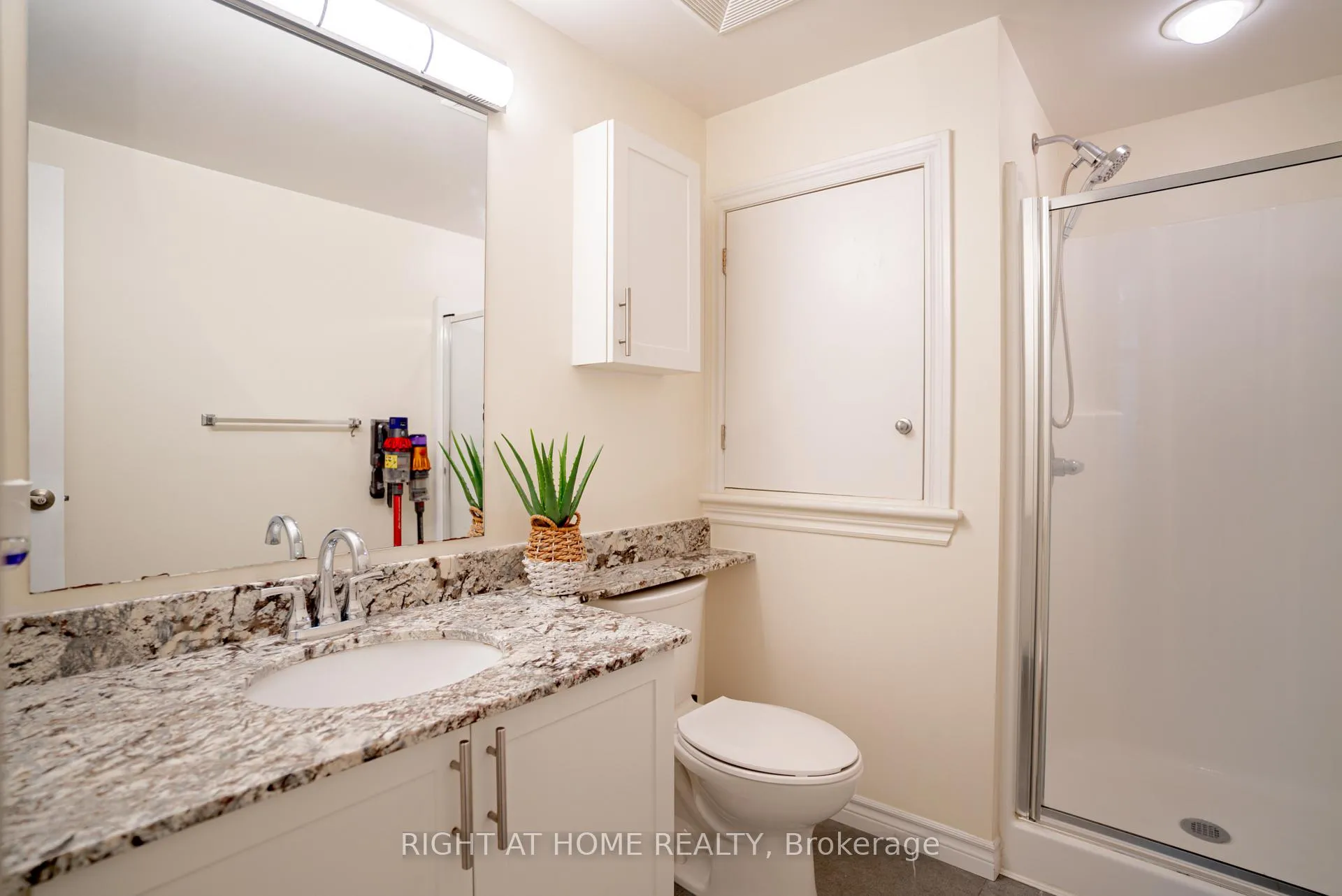 Photo 16 of Unit 1805, 234 Rideau Street, Ottawa, Sandy Hill — HOMEH