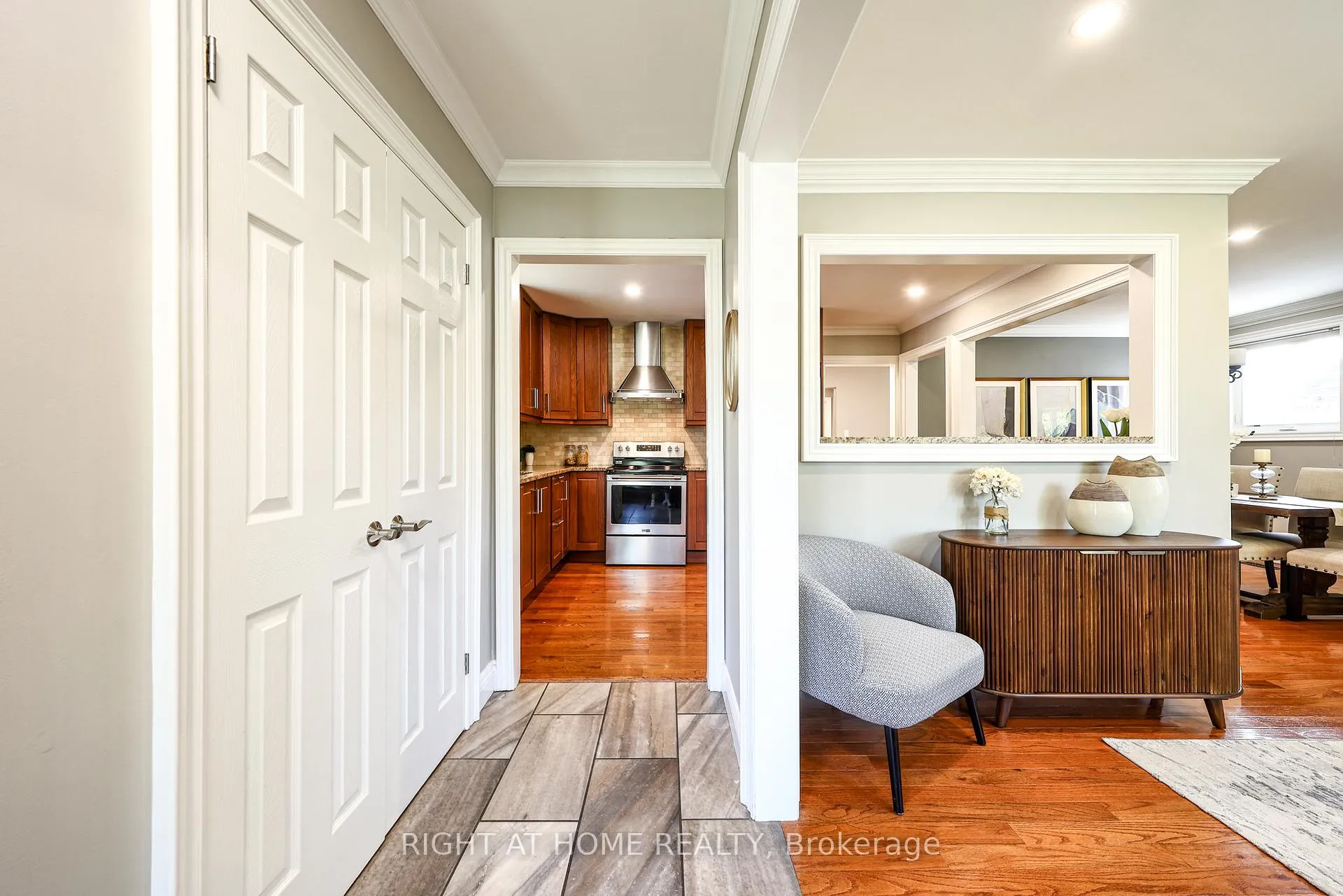 Photo 2 of 62 Albery Crescent, Ajax, South East — HOMEH