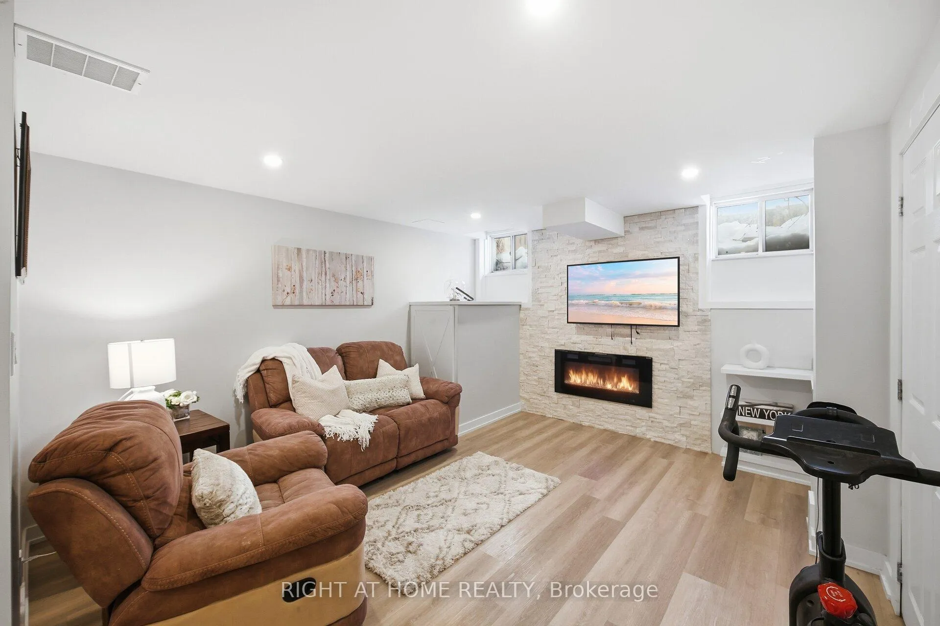 Photo 35 of 1457 Clark Boulevard, Milton, Beaty — HOMEH