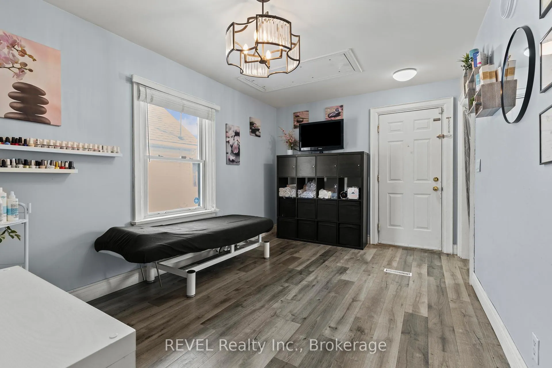 Photo 5 of 217 Niagara Street N, St. Catharines, Facer — HOMEH