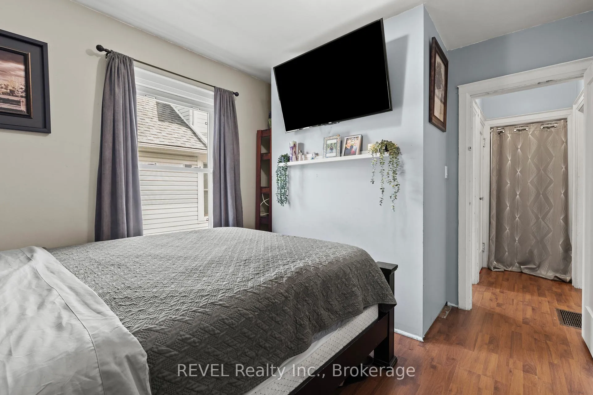 Photo 16 of 217 Niagara Street N, St. Catharines, Facer — HOMEH
