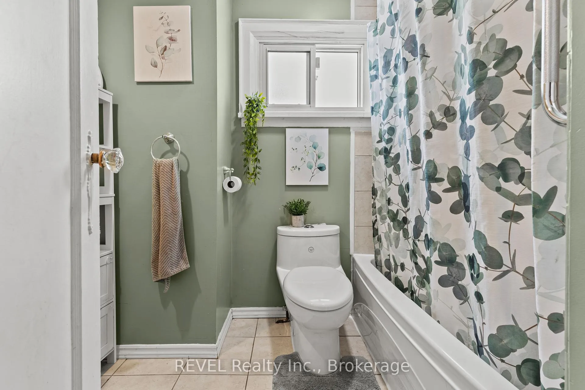 Photo 17 of 217 Niagara Street N, St. Catharines, Facer — HOMEH