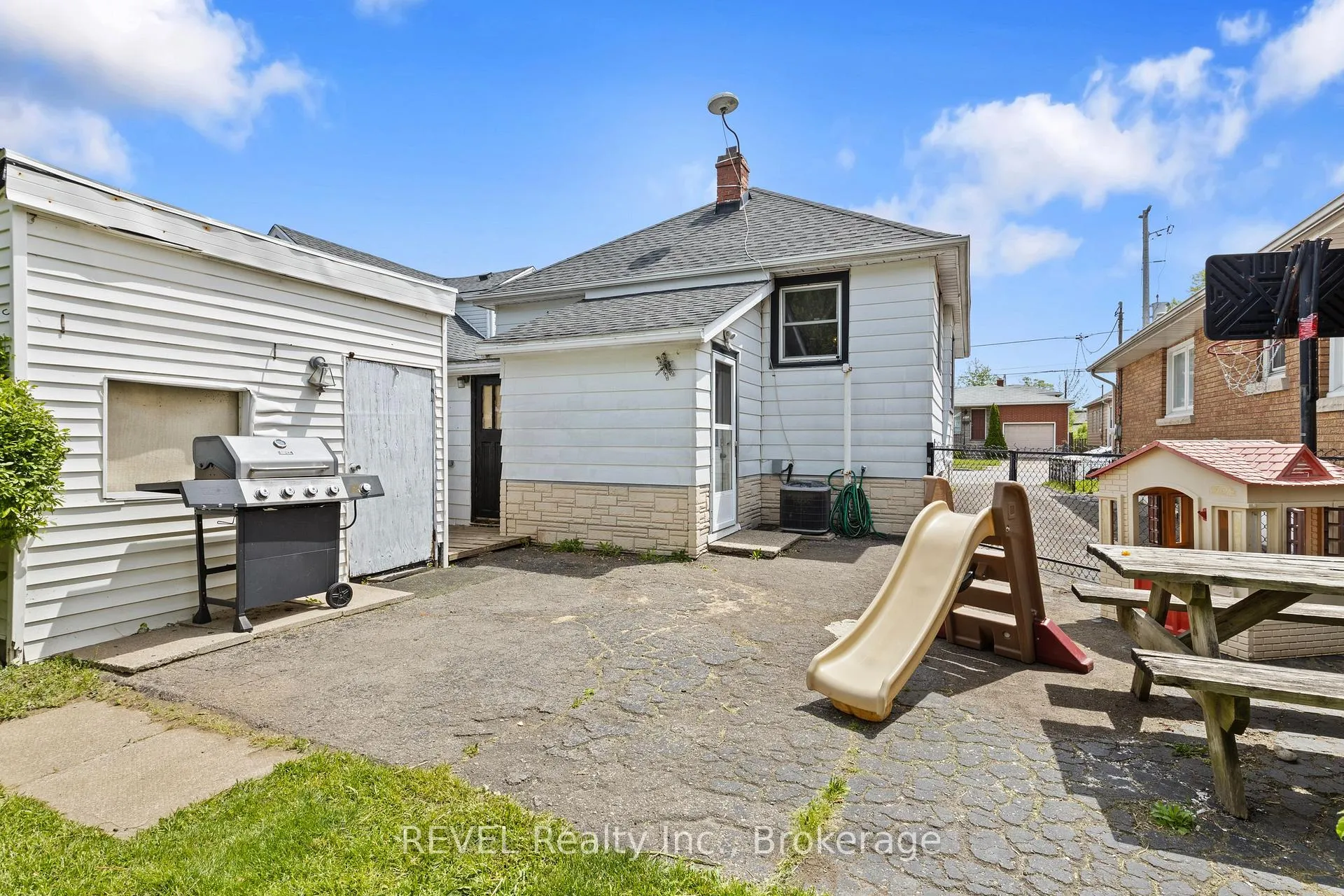 Photo 27 of 217 Niagara Street N, St. Catharines, Facer — HOMEH