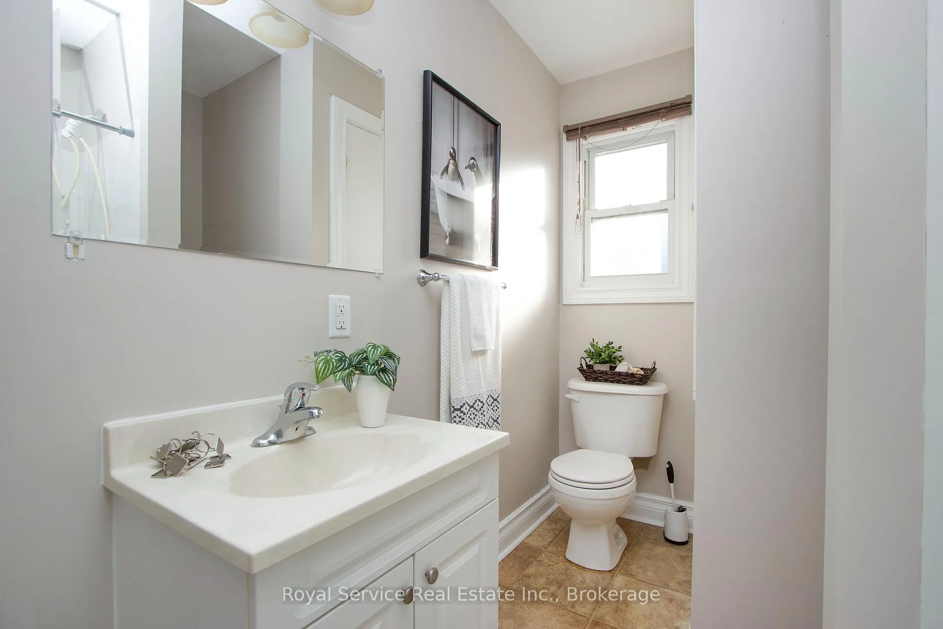 Photo 22 of 9 Jane Street, Clarington, Bowmanville — HOMEH
