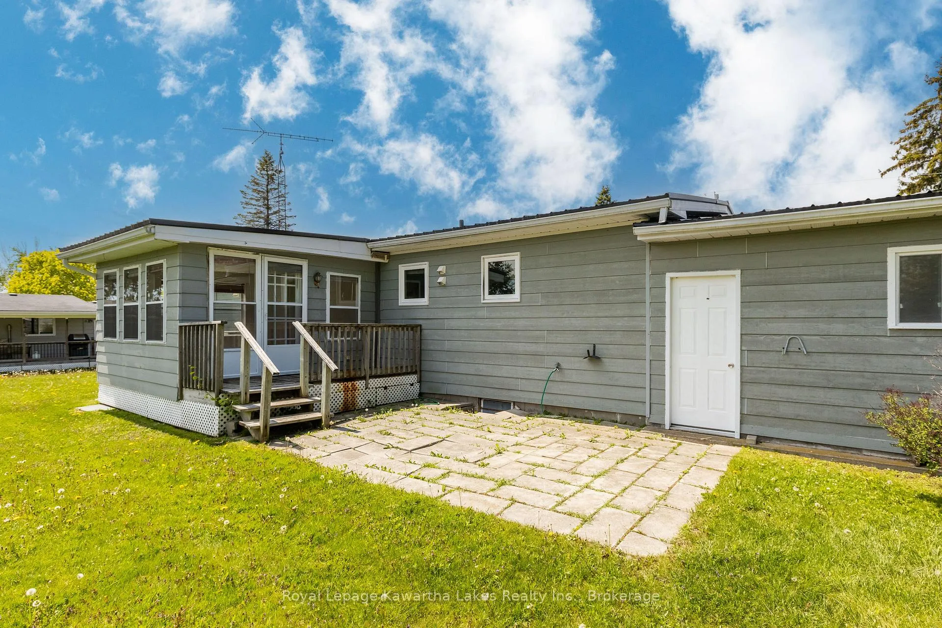 Photo 6 of 9 Vista Drive, Kawartha Lakes, Lindsay — HOMEH