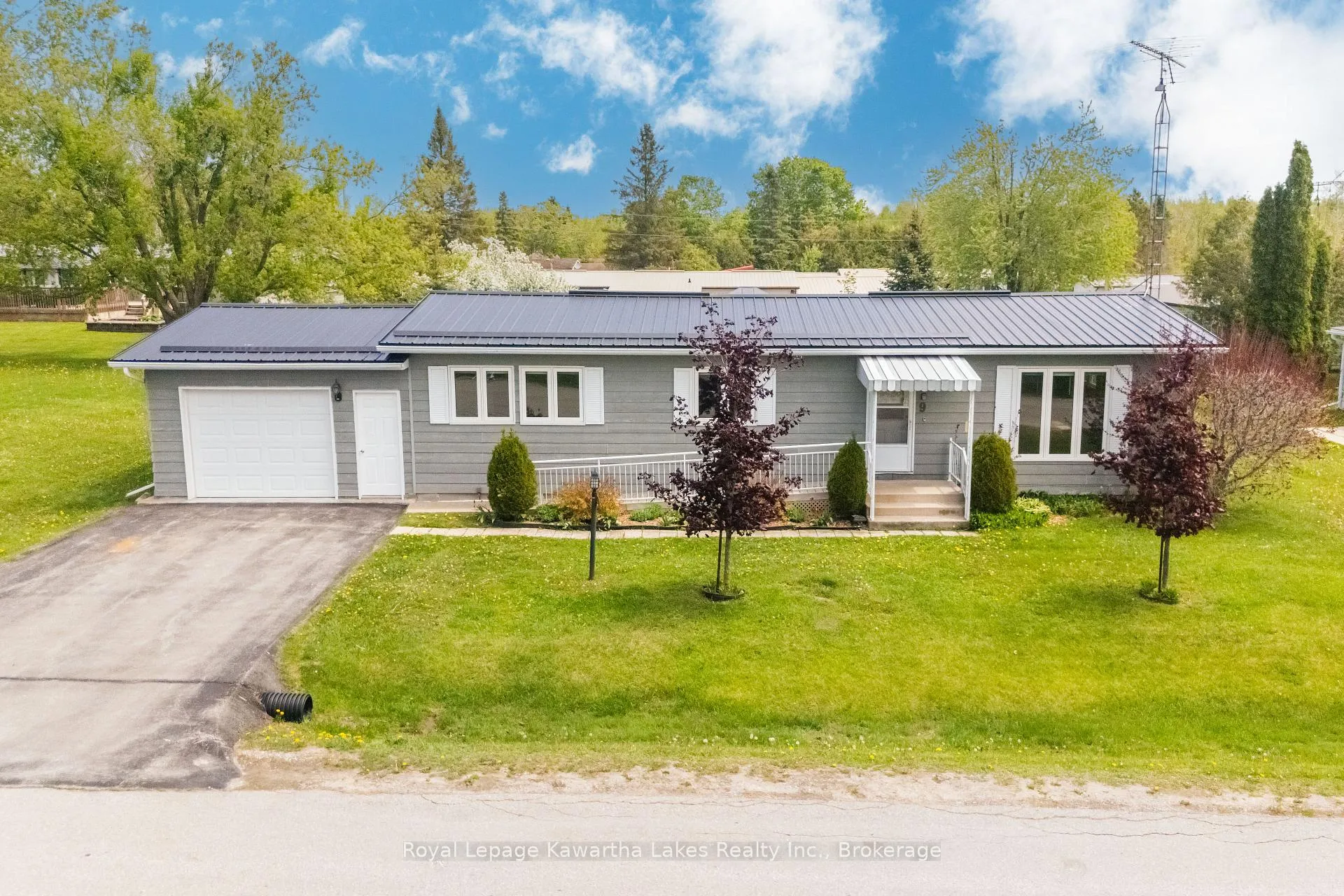 Photo 28 of 9 Vista Drive, Kawartha Lakes, Lindsay — HOMEH