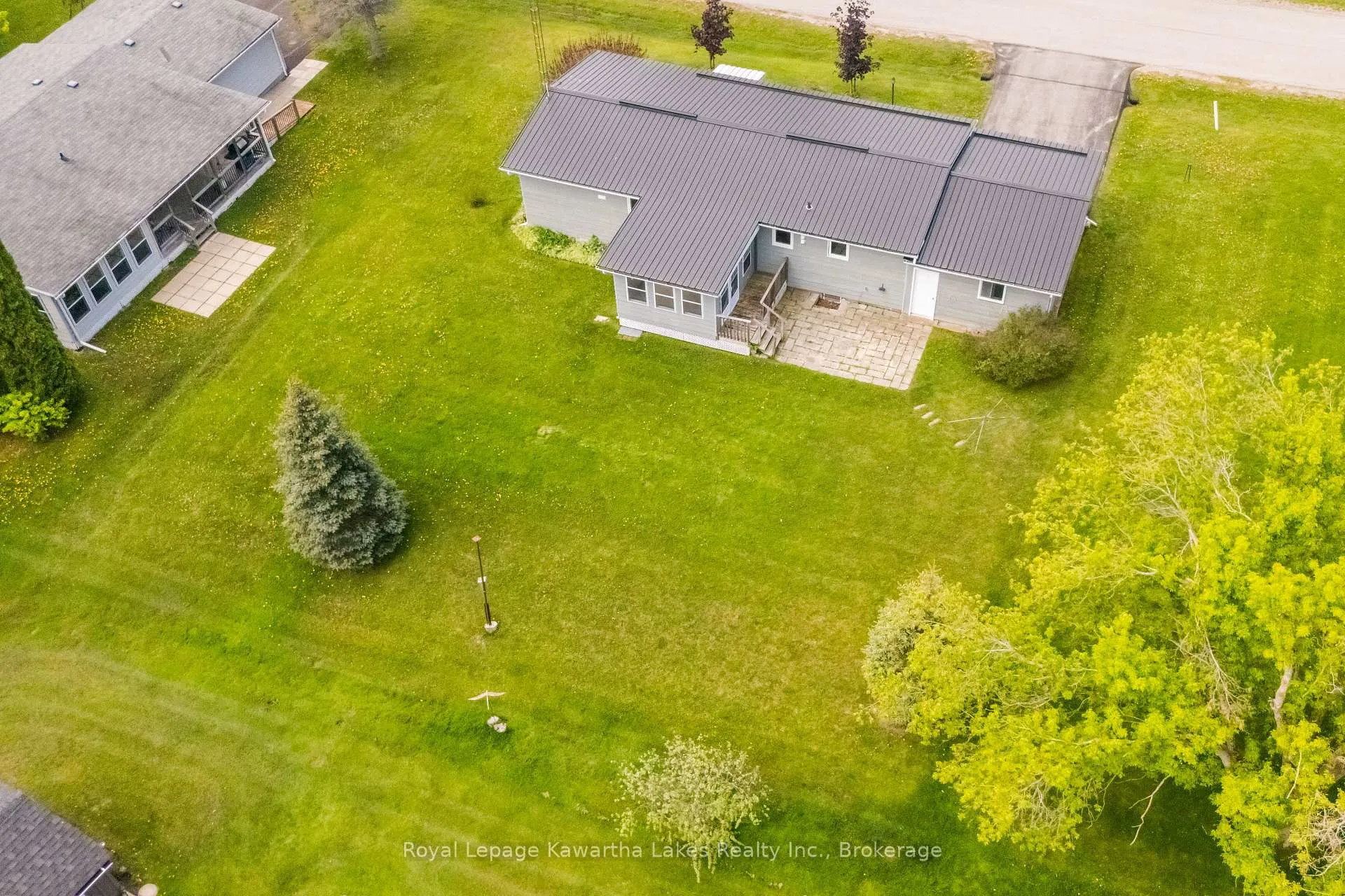 Photo 30 of 9 Vista Drive, Kawartha Lakes, Lindsay — HOMEH