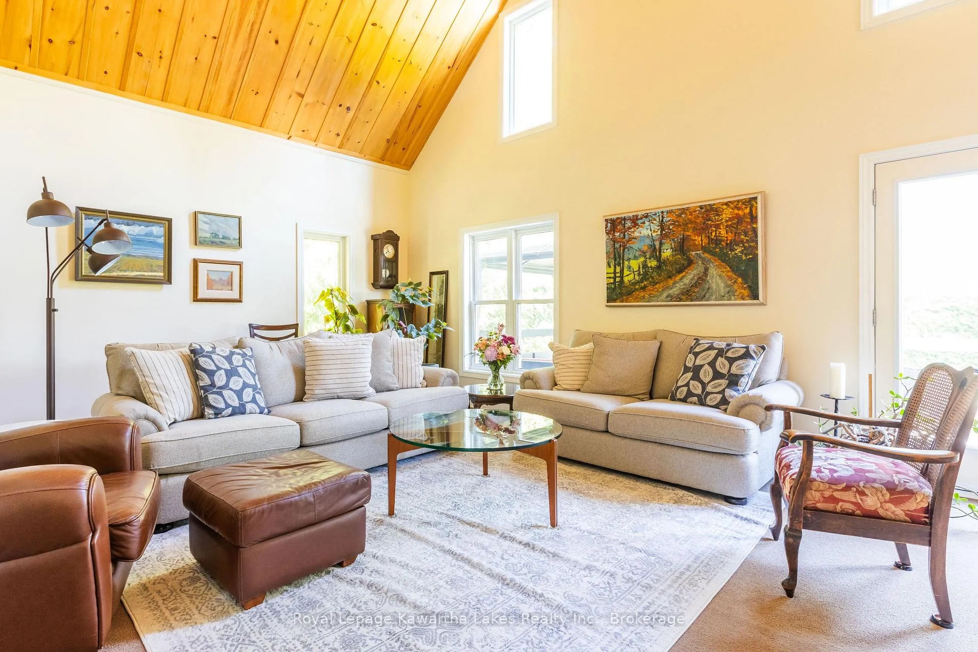 Photo 4 of 236 Crosby Drive, Kawartha Lakes, Bobcaygeon — HOMEH
