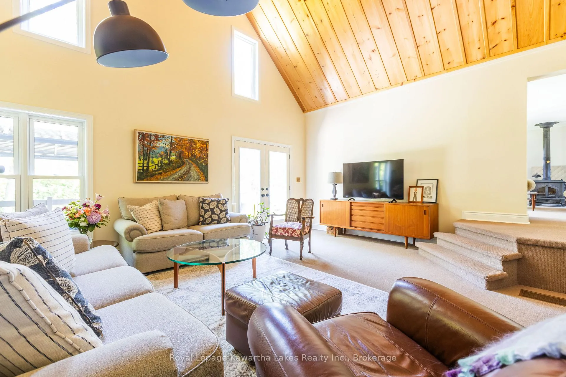 Photo 6 of 236 Crosby Drive, Kawartha Lakes, Bobcaygeon — HOMEH