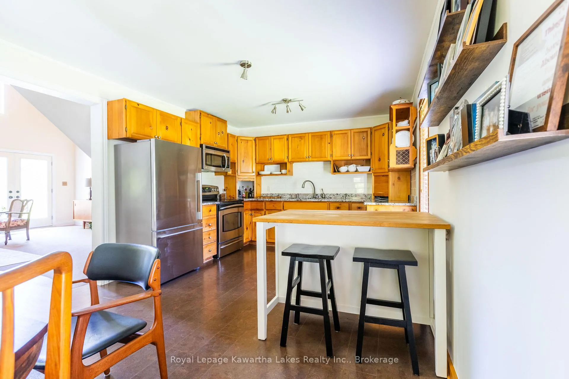 Photo 9 of 236 Crosby Drive, Kawartha Lakes, Bobcaygeon — HOMEH
