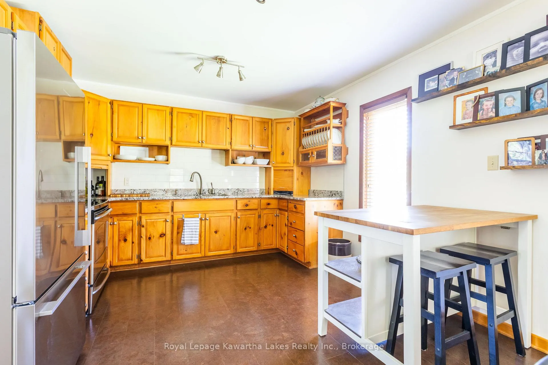 Photo 10 of 236 Crosby Drive, Kawartha Lakes, Bobcaygeon — HOMEH