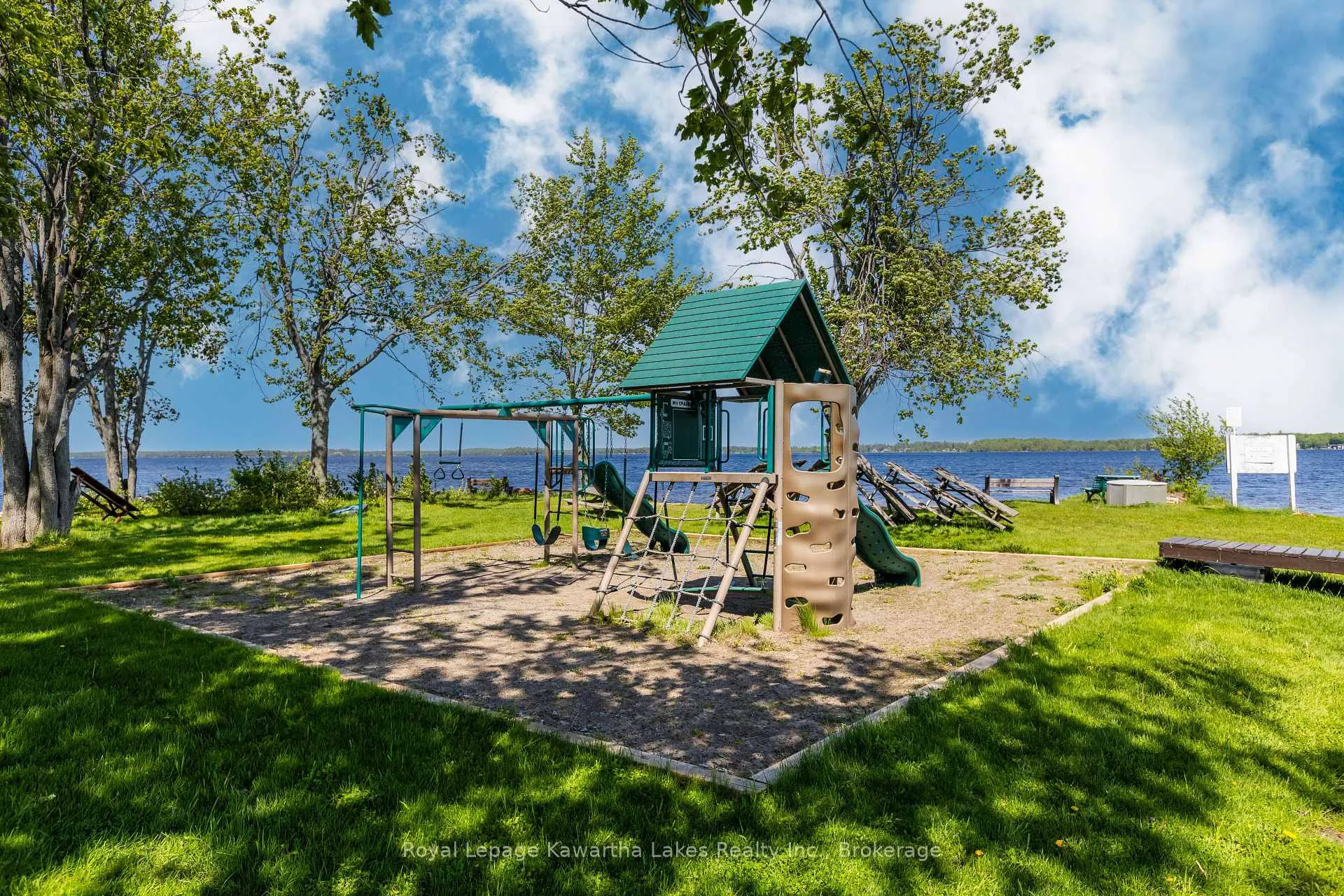 Photo 33 of 236 Crosby Drive, Kawartha Lakes, Bobcaygeon — HOMEH