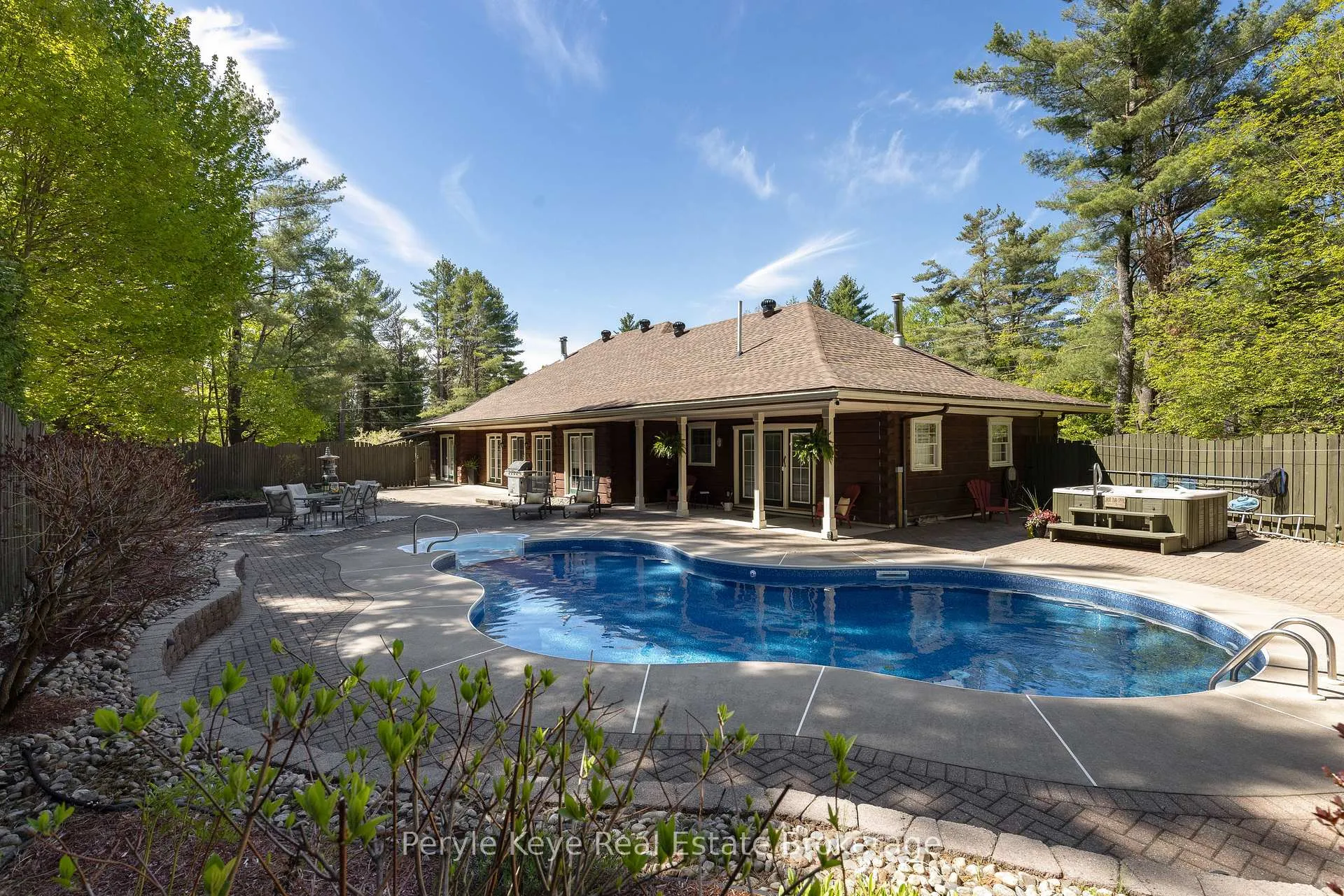Photo 1 of 1 Kevin Crescent, Bracebridge, Monck (Bracebridge) — HOMEH