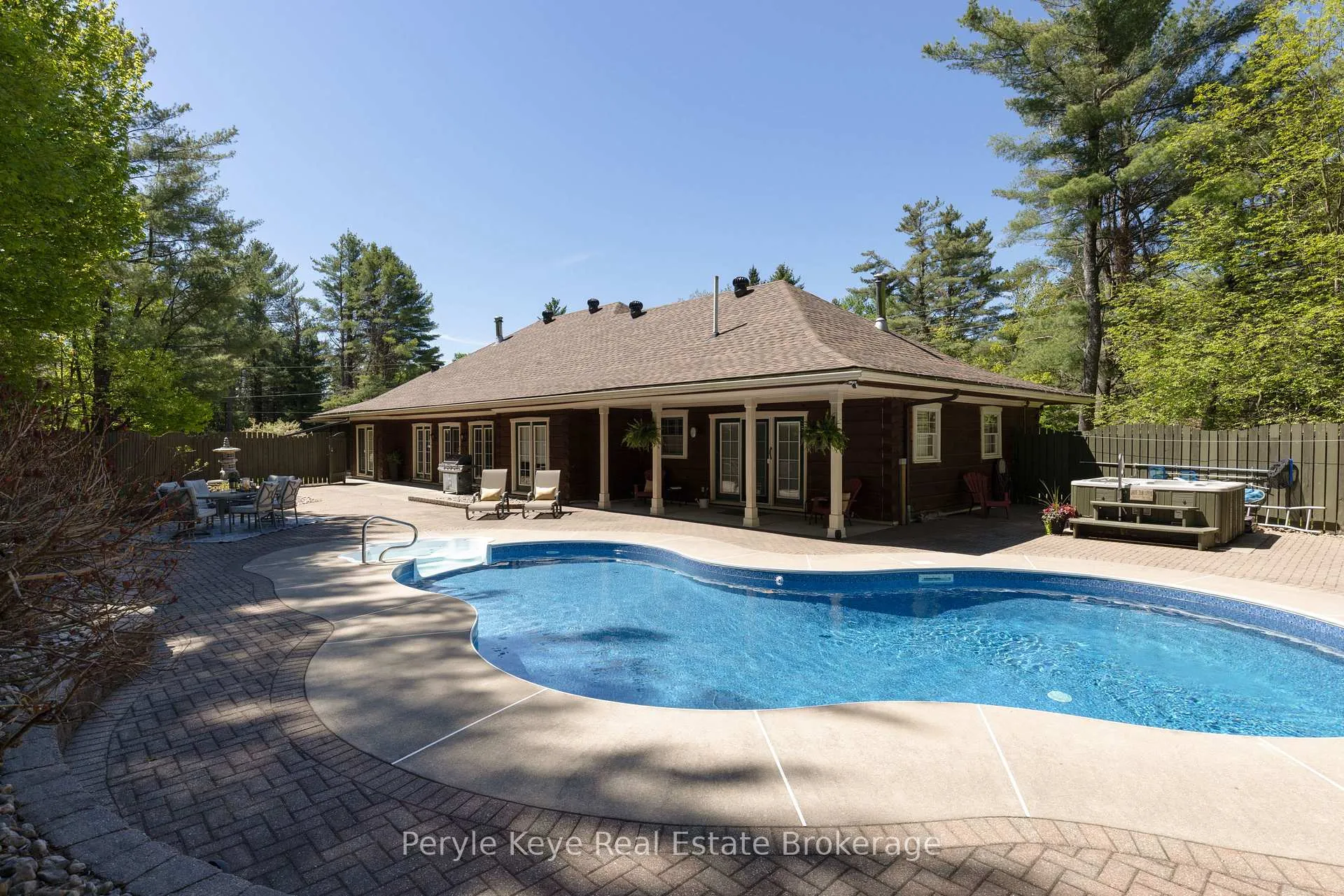 Photo 21 of 1 Kevin Crescent, Bracebridge, Monck (Bracebridge) — HOMEH
