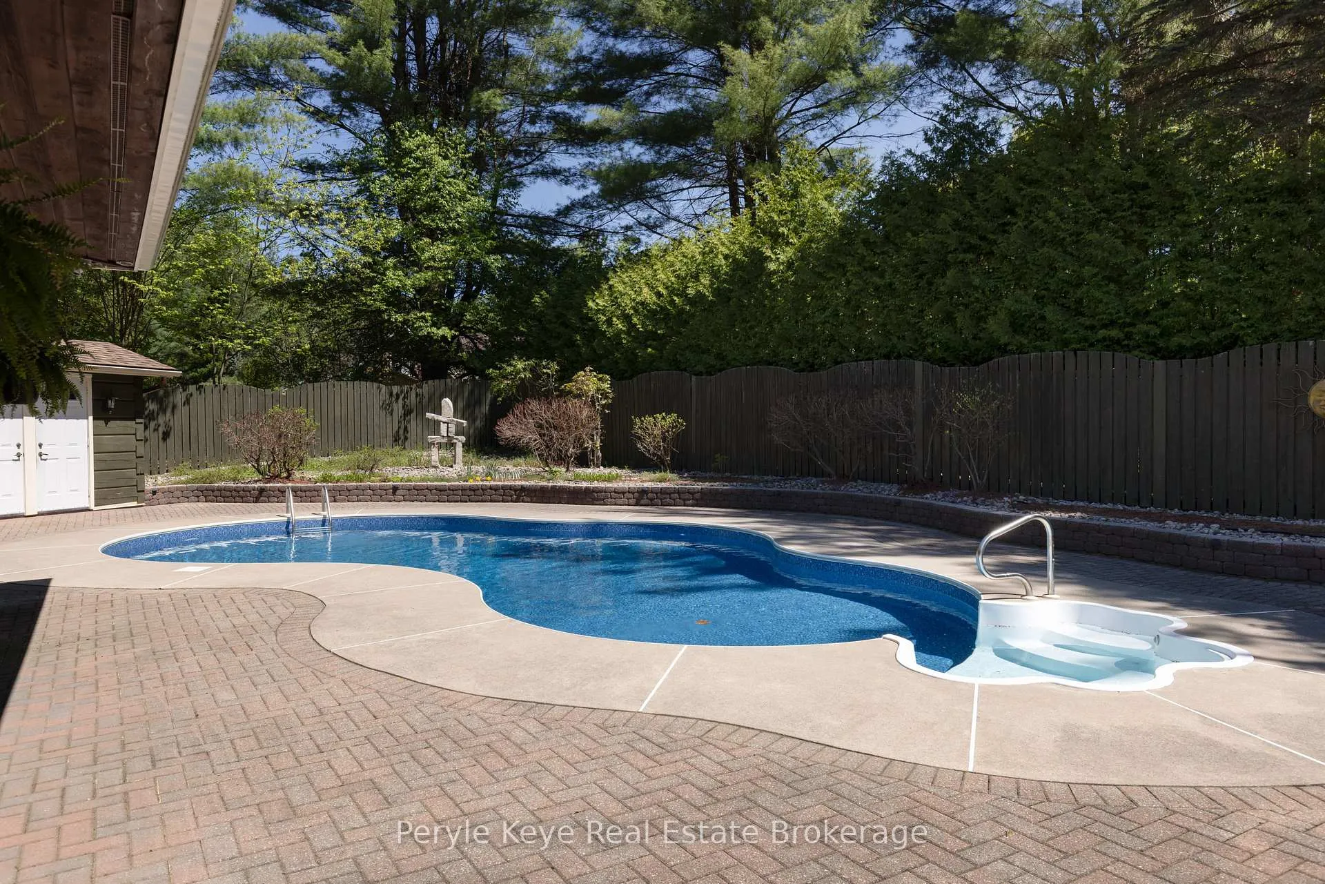 Photo 26 of 1 Kevin Crescent, Bracebridge, Monck (Bracebridge) — HOMEH